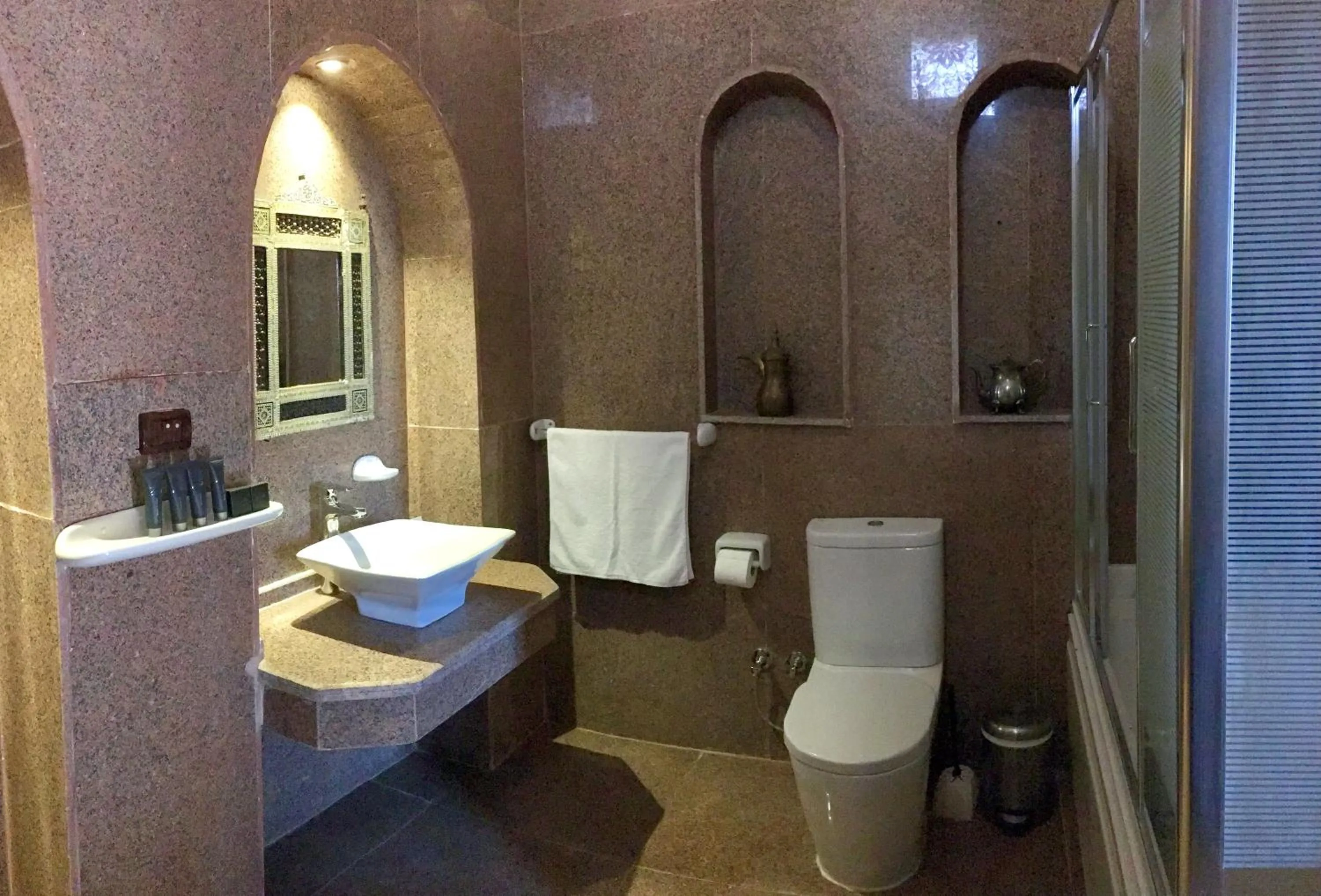 Bathroom in Djorff Palace