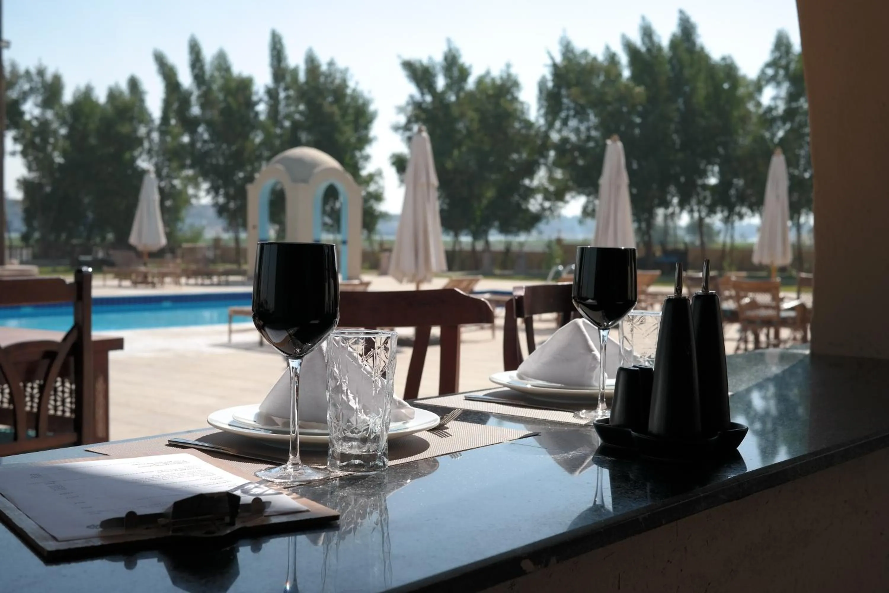 Restaurant/places to eat in Djorff Palace