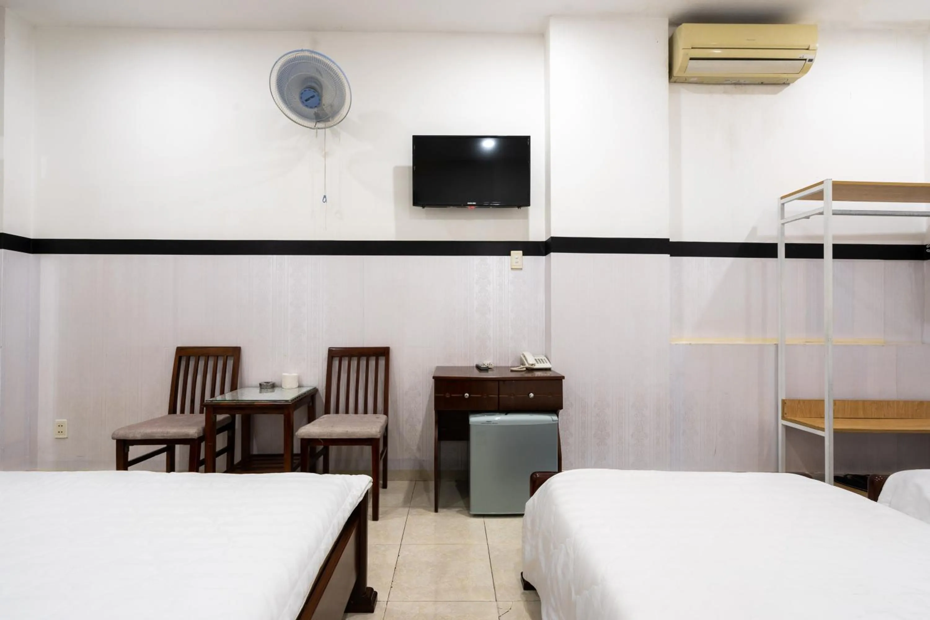 Bed in Lam Sơn Hotel