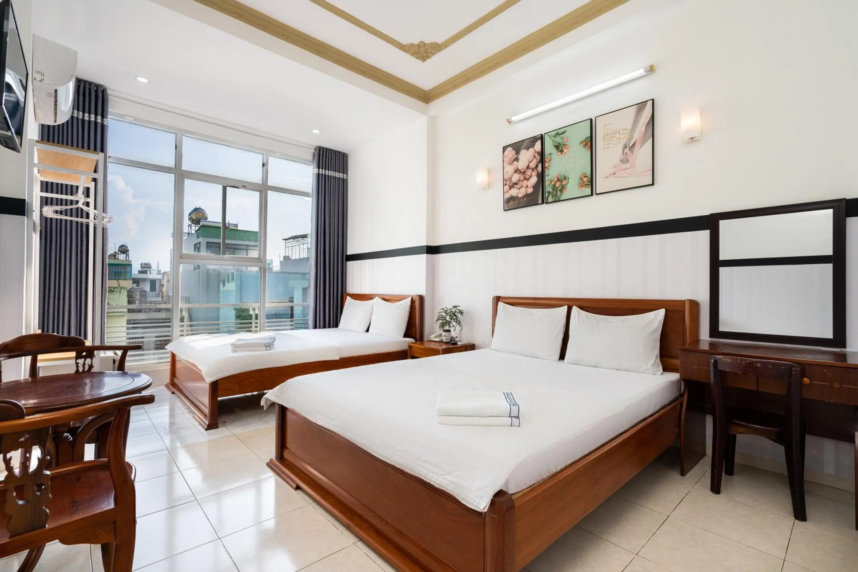 Bed in Lam Sơn Hotel