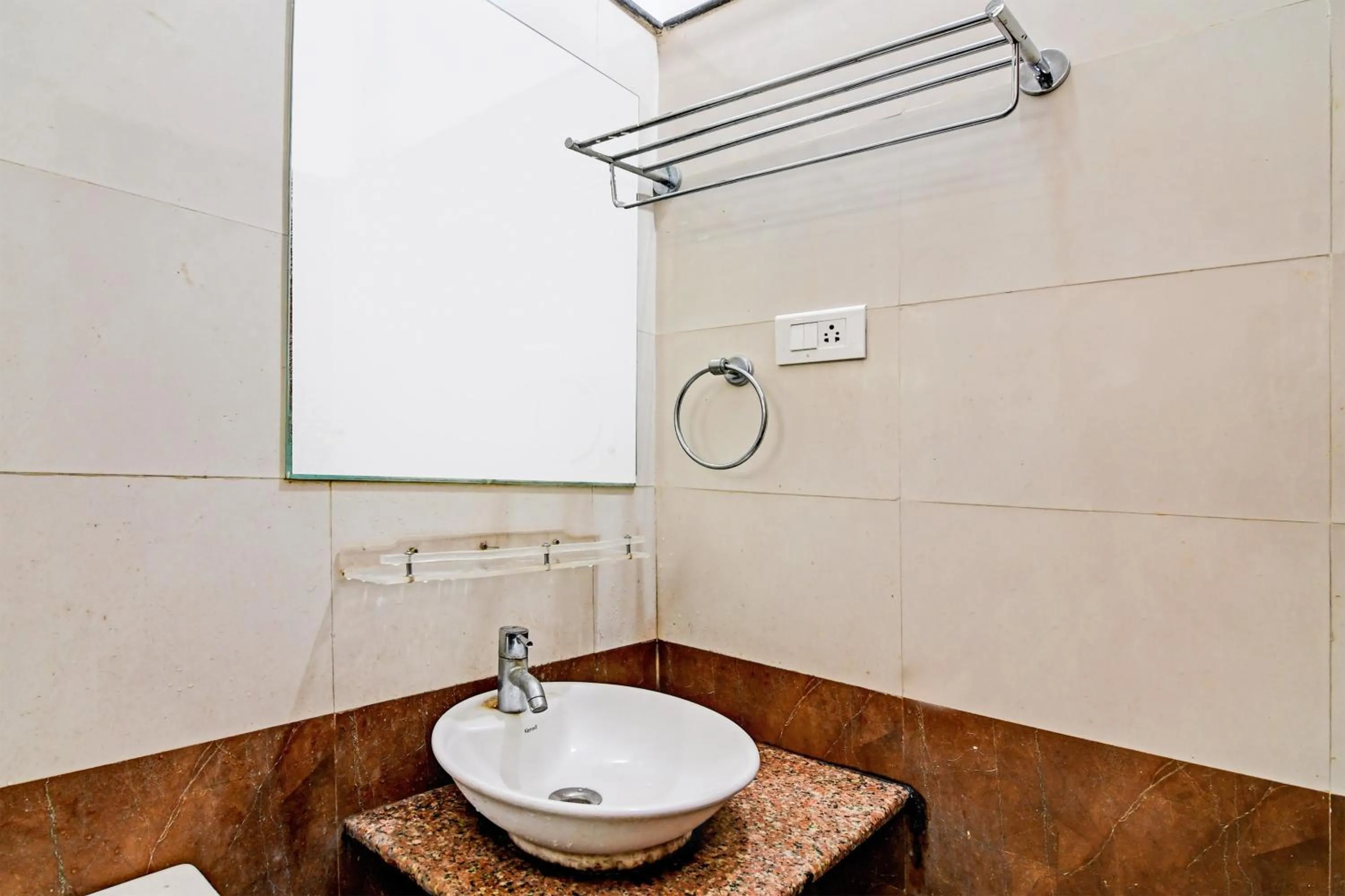 Bathroom in Hotel O Home Bm-x