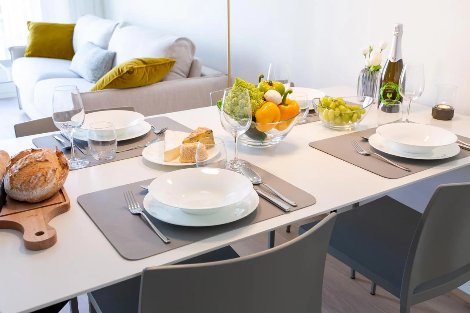 Food and drinks in The Central City - Luxury Serviced Residence