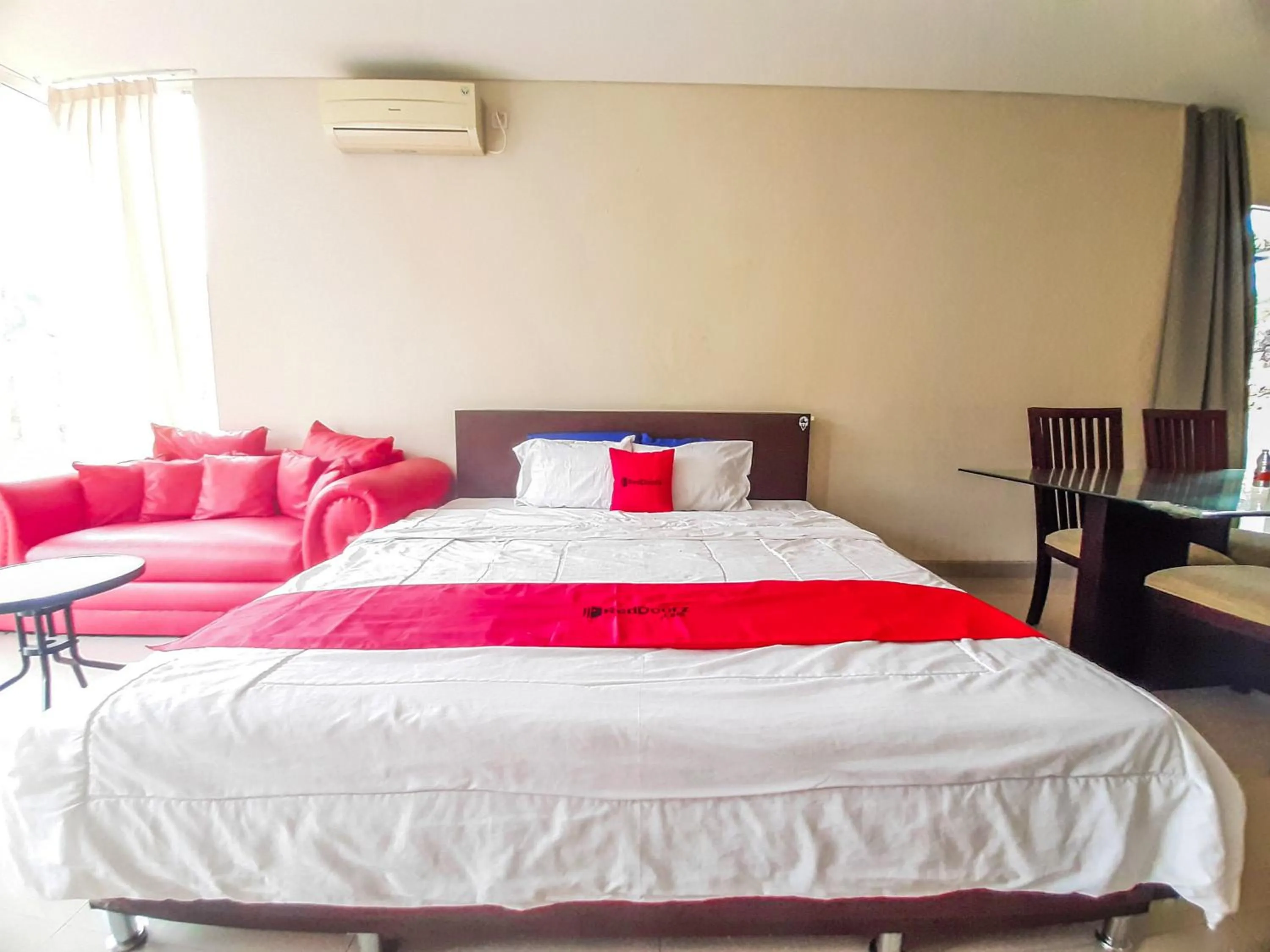 Bedroom in RedDoorz at Villa Taman Dayu Pandaan 2