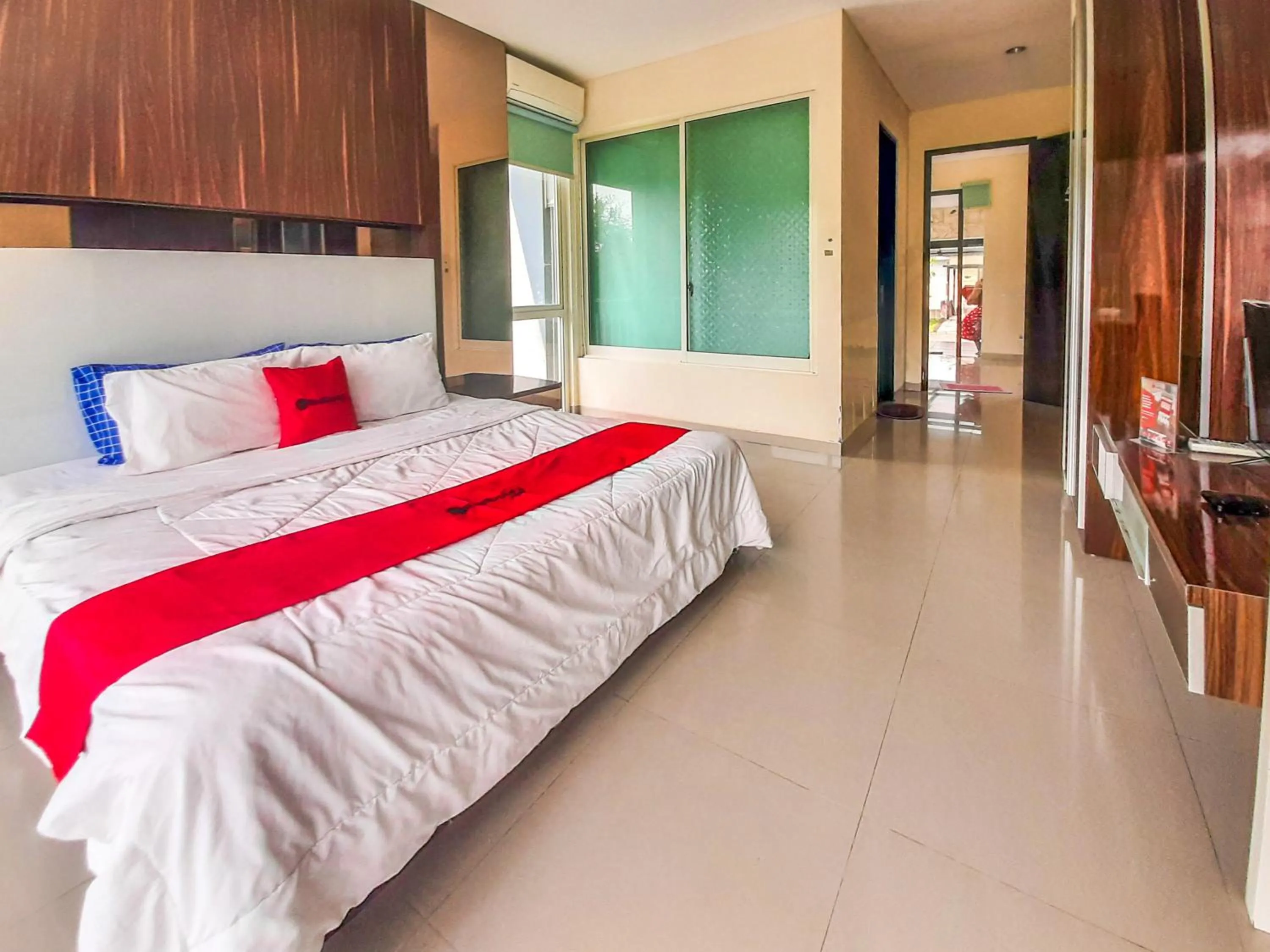 Bedroom in RedDoorz at Villa Taman Dayu Pandaan 2