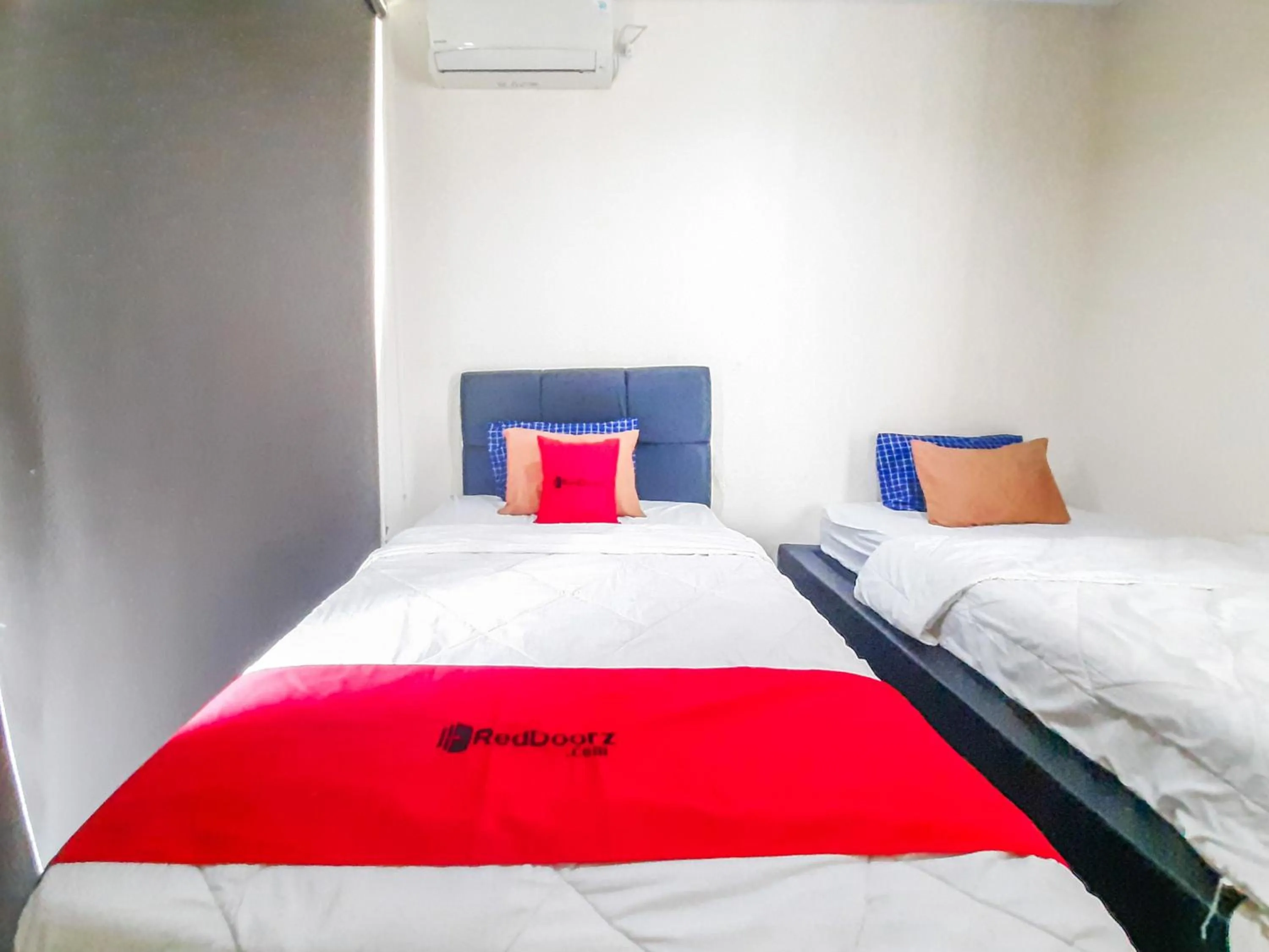 Bedroom in RedDoorz at Villa Taman Dayu Pandaan 2