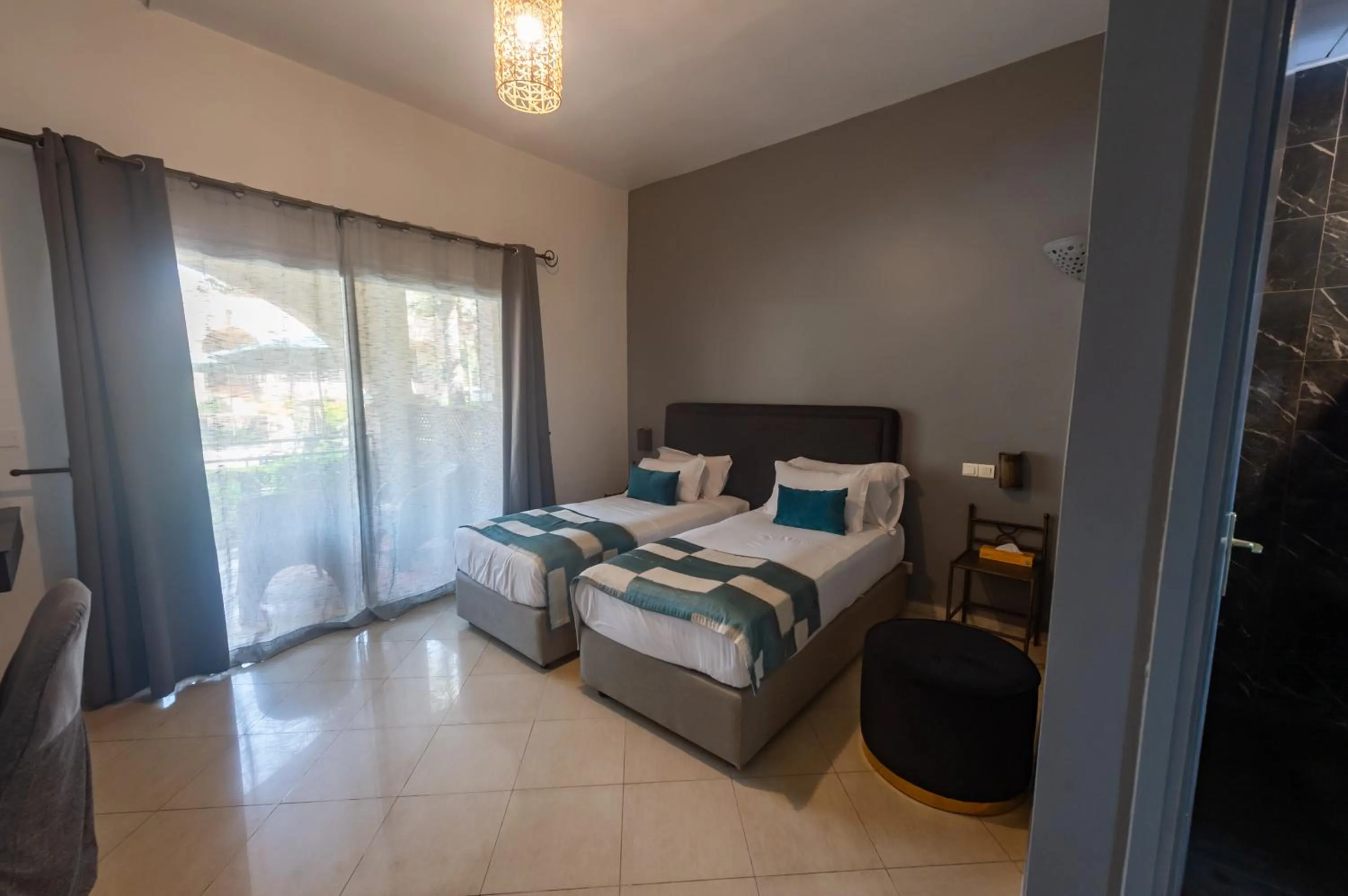 Photo of the whole room, Bed in Airport Hotel Casino du Cap-vert