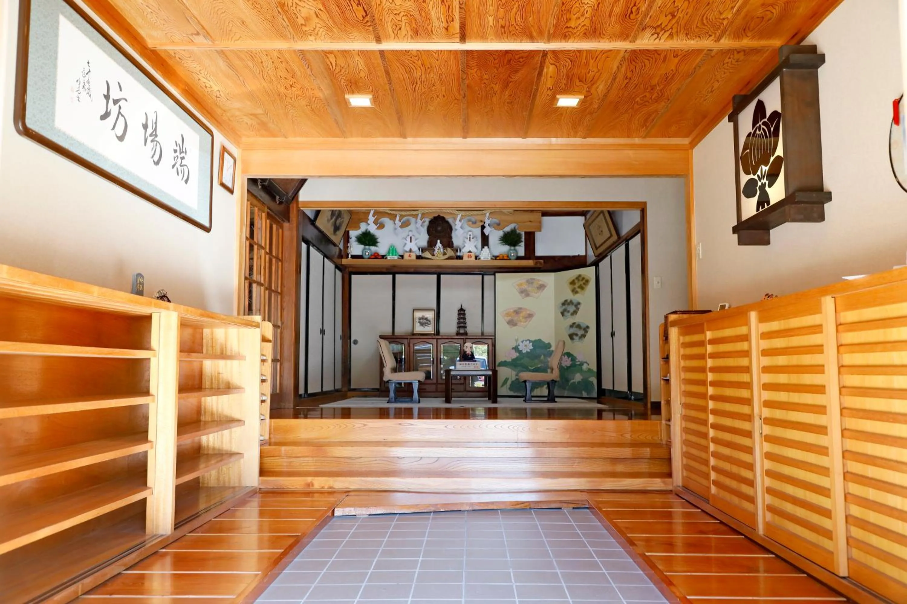 Facade/entrance in 宿坊 端場坊｜Temple Hotel Habanobo