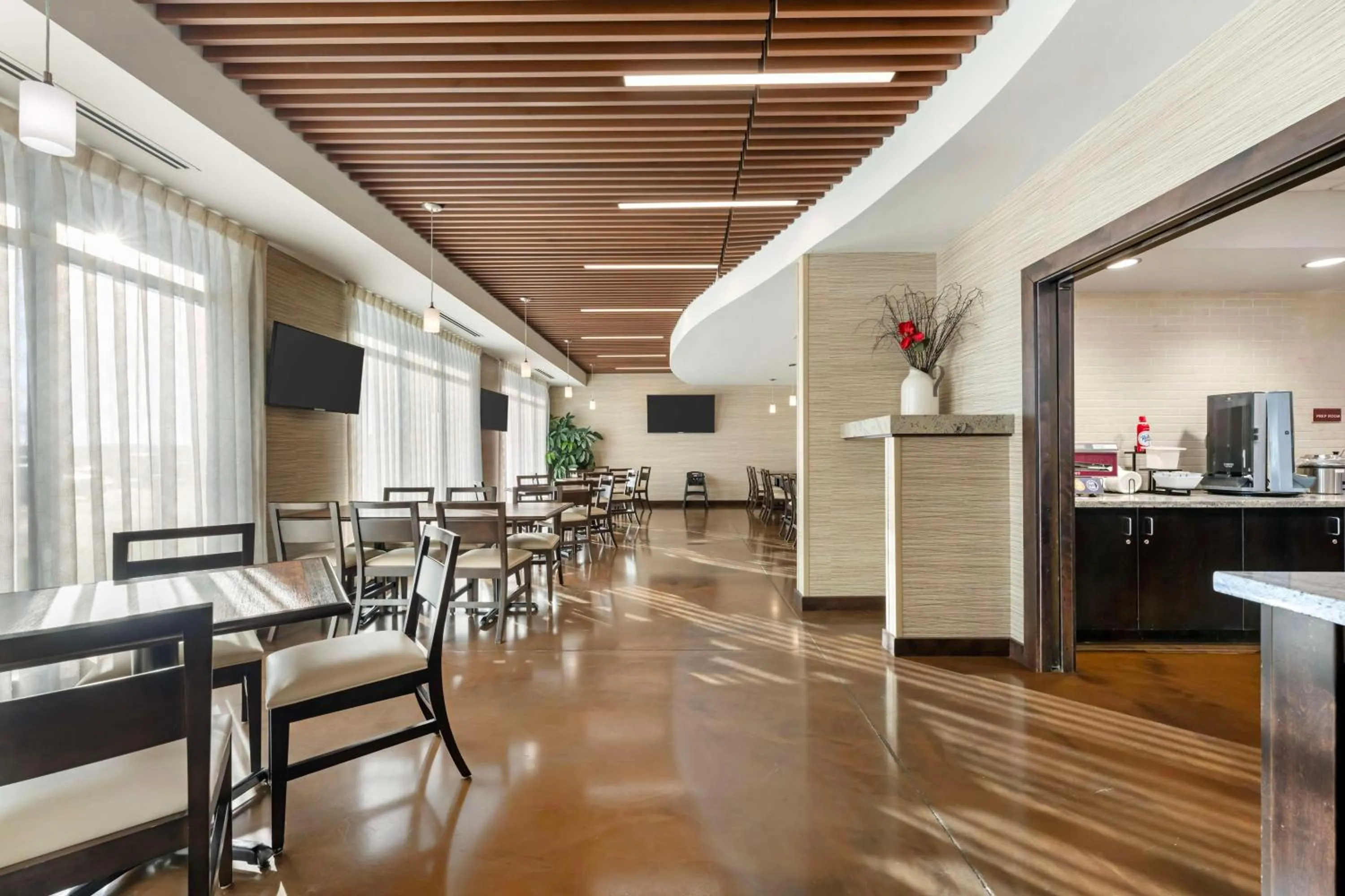 Breakfast in Best Western Plus Lakeview Hotel