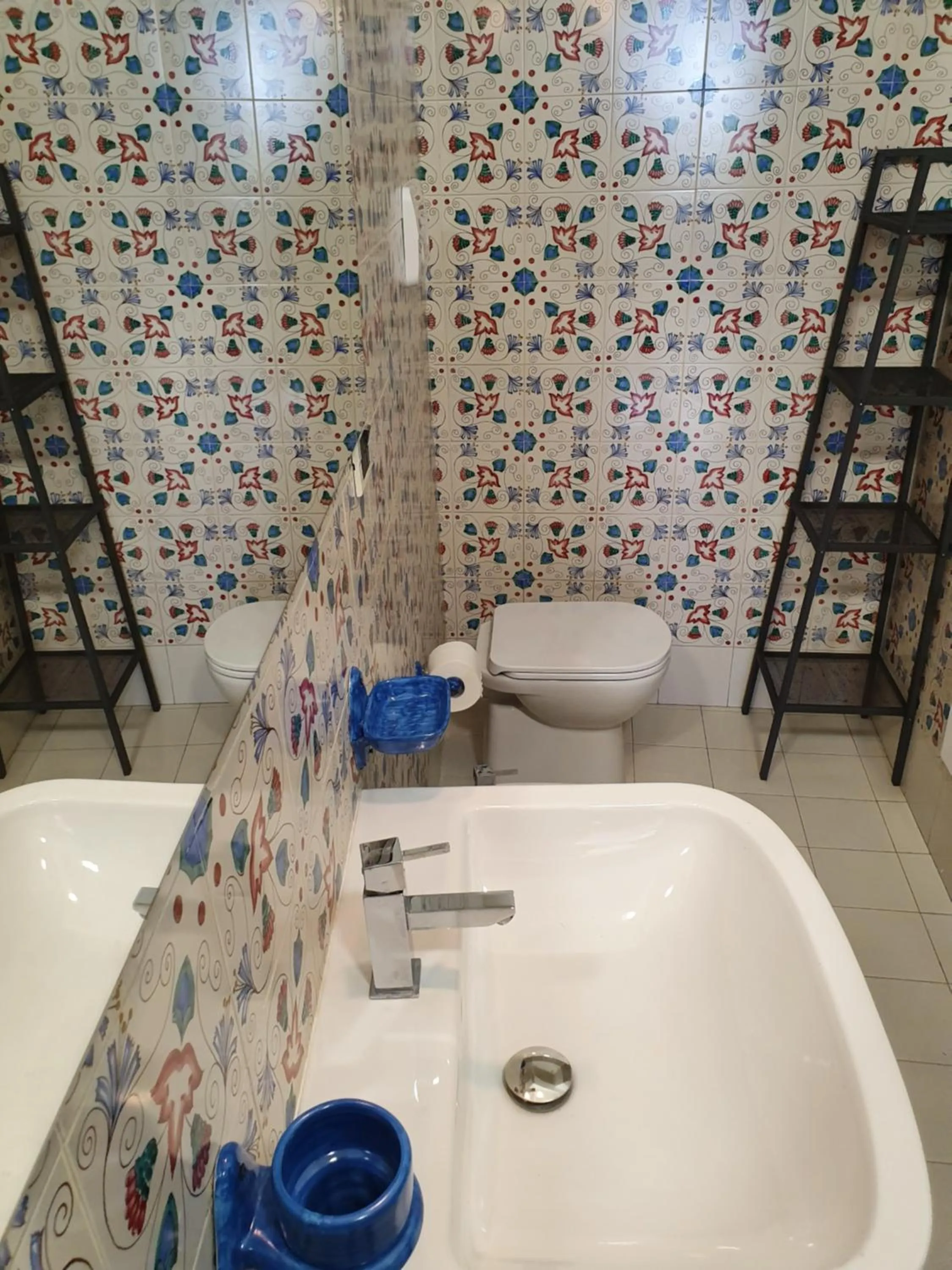 Toilet in D'Angleterre Guest House