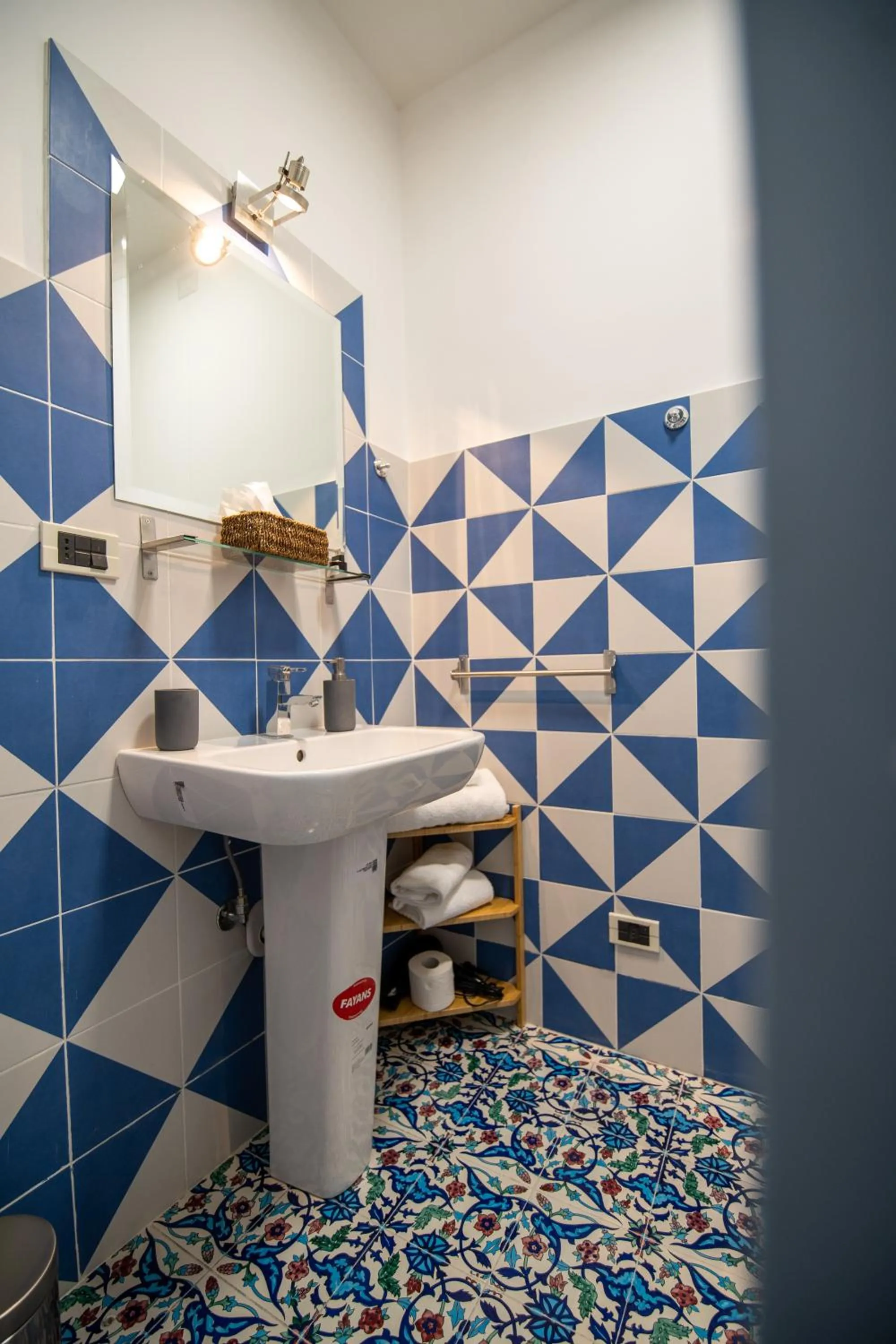 Bathroom in D'Angleterre Guest House