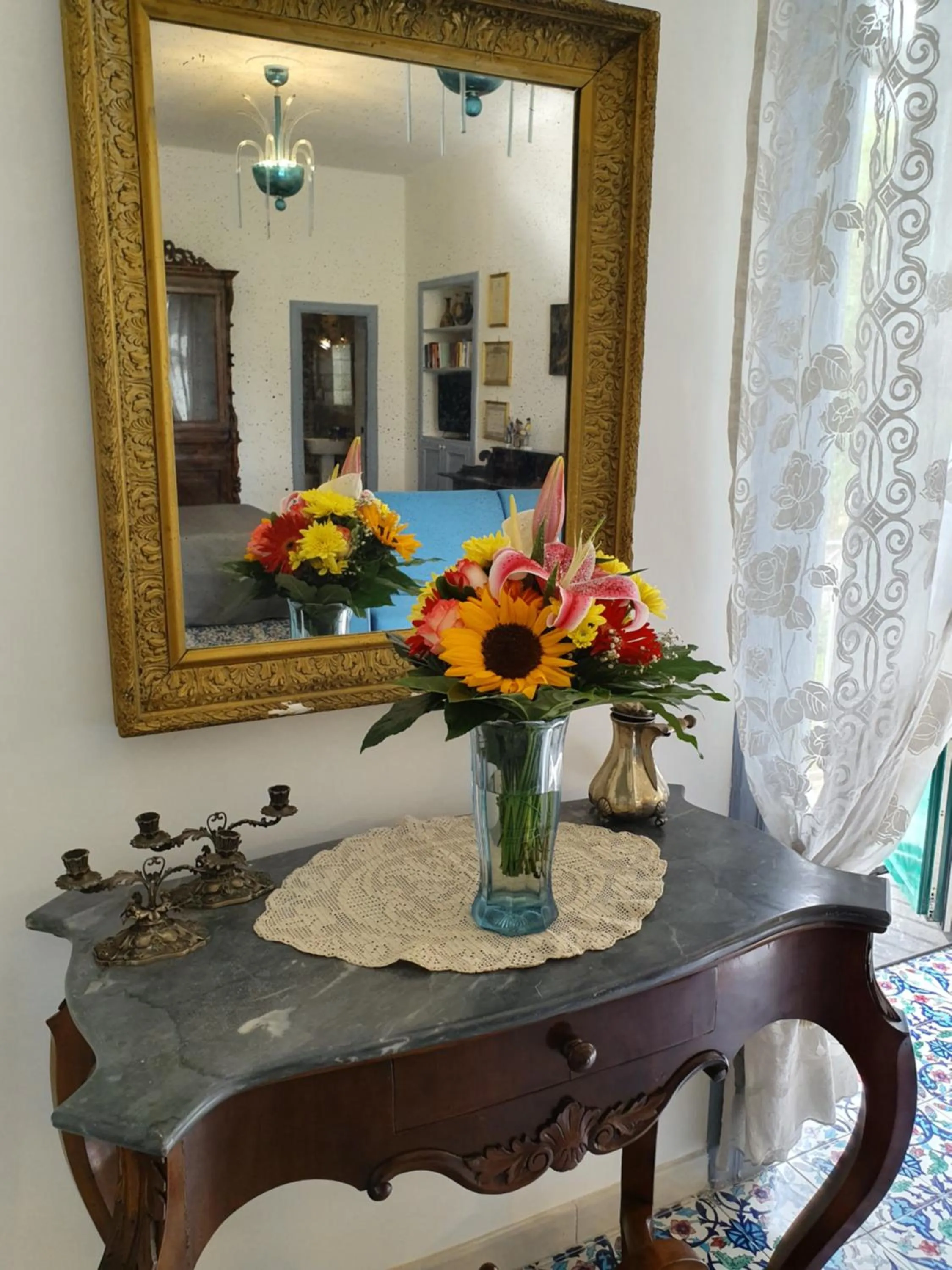 Decorative detail in D'Angleterre Guest House