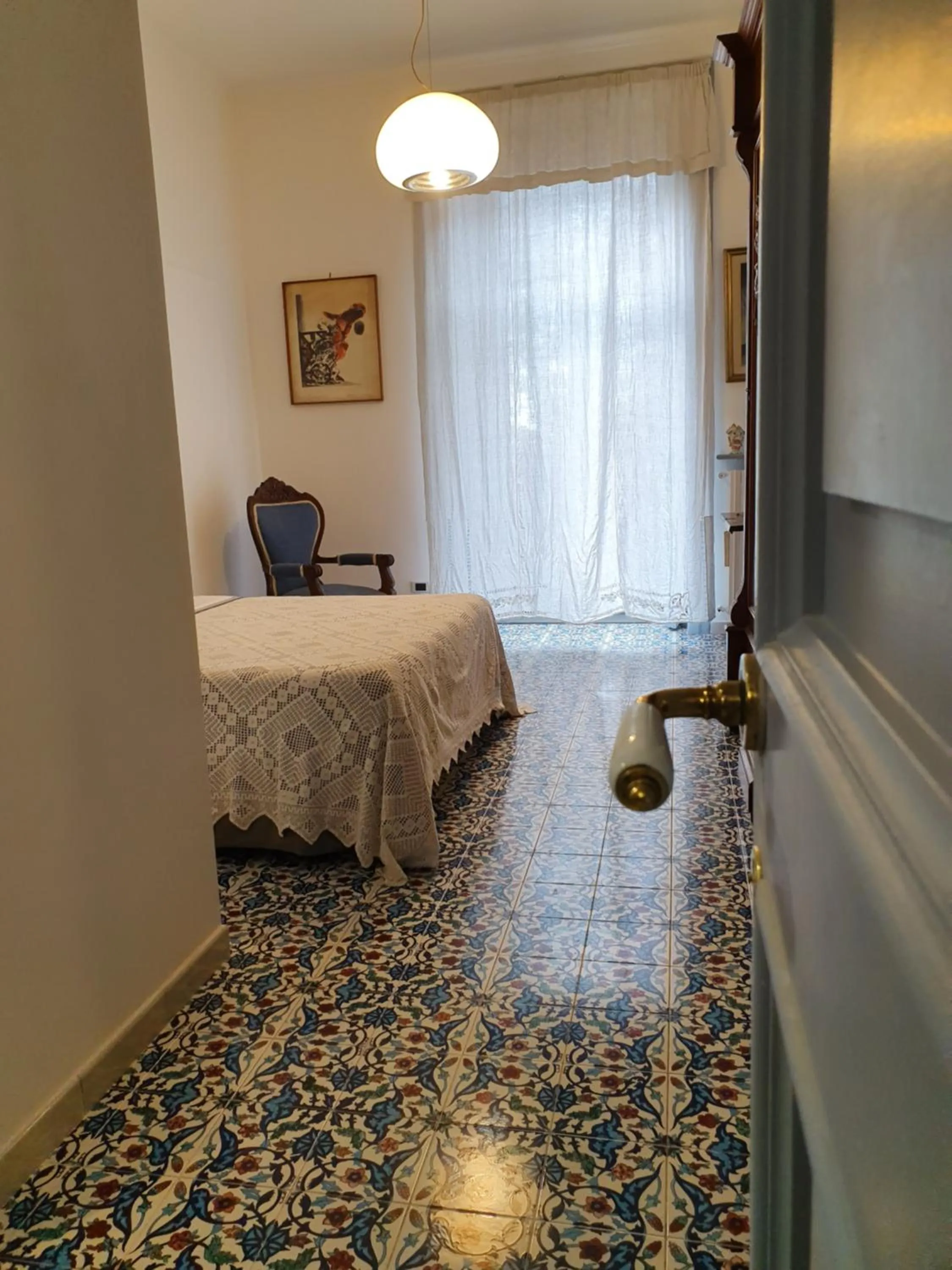 Photo of the whole room, Bed in D'Angleterre Guest House