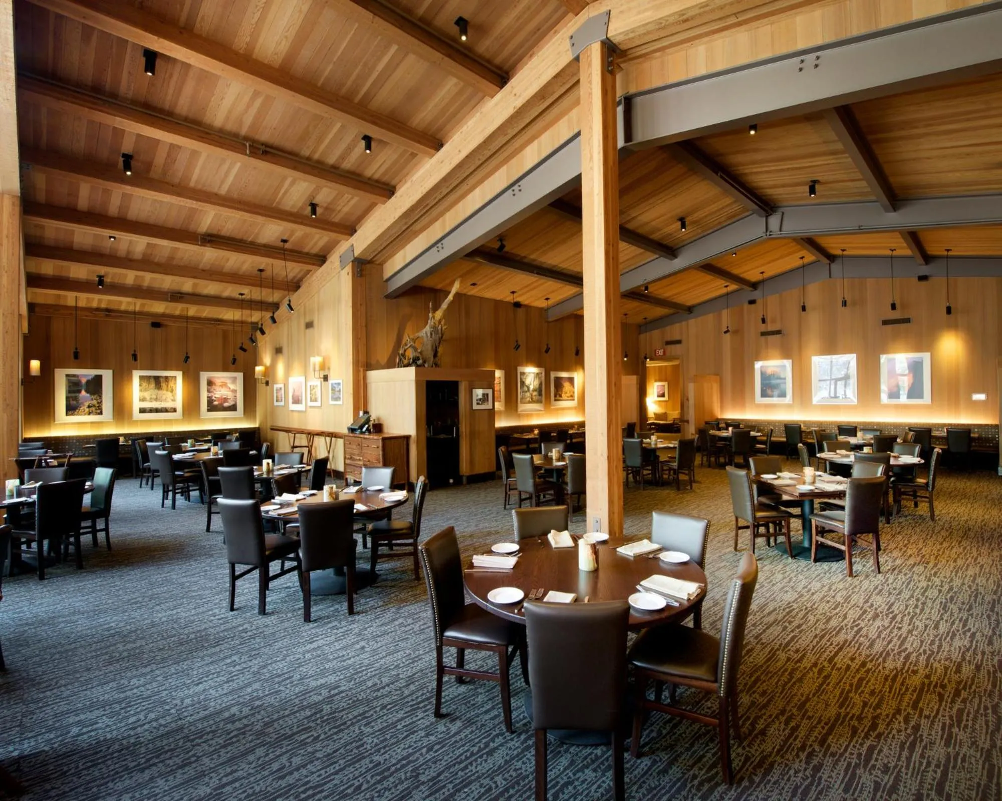 Restaurant/places to eat in Yosemite Valley Lodge