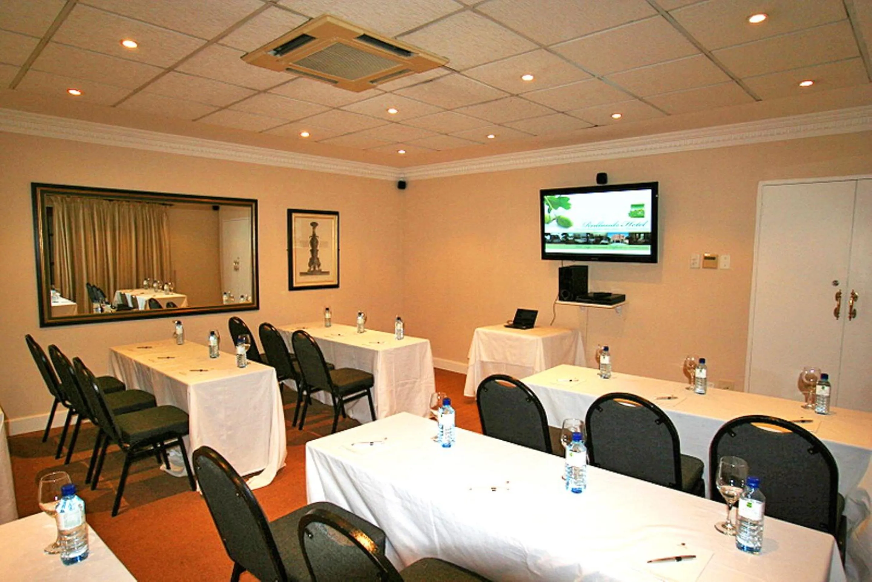 Meeting/conference room in Redlands Hotel