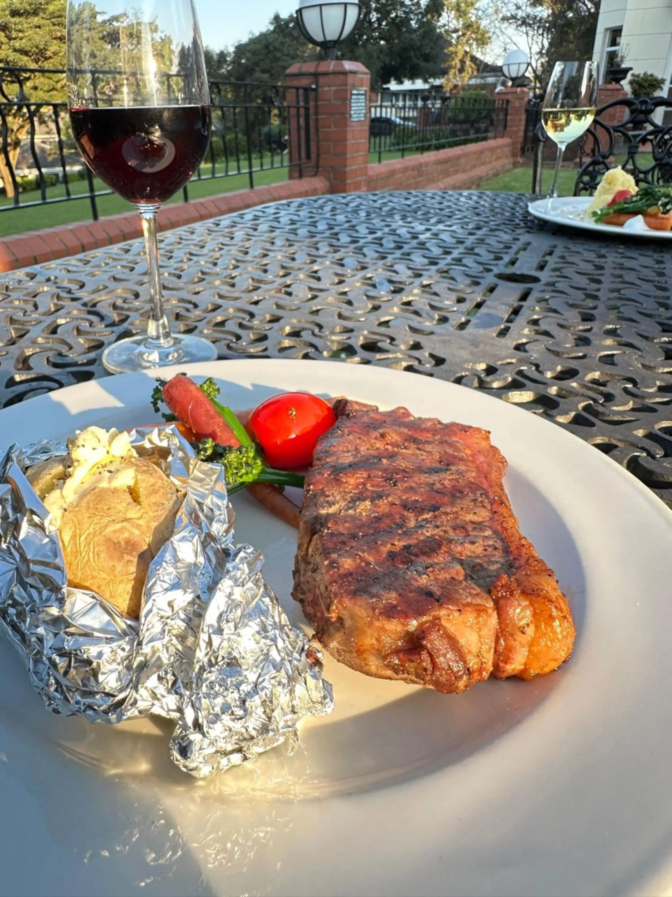 Restaurant/places to eat in Redlands Hotel