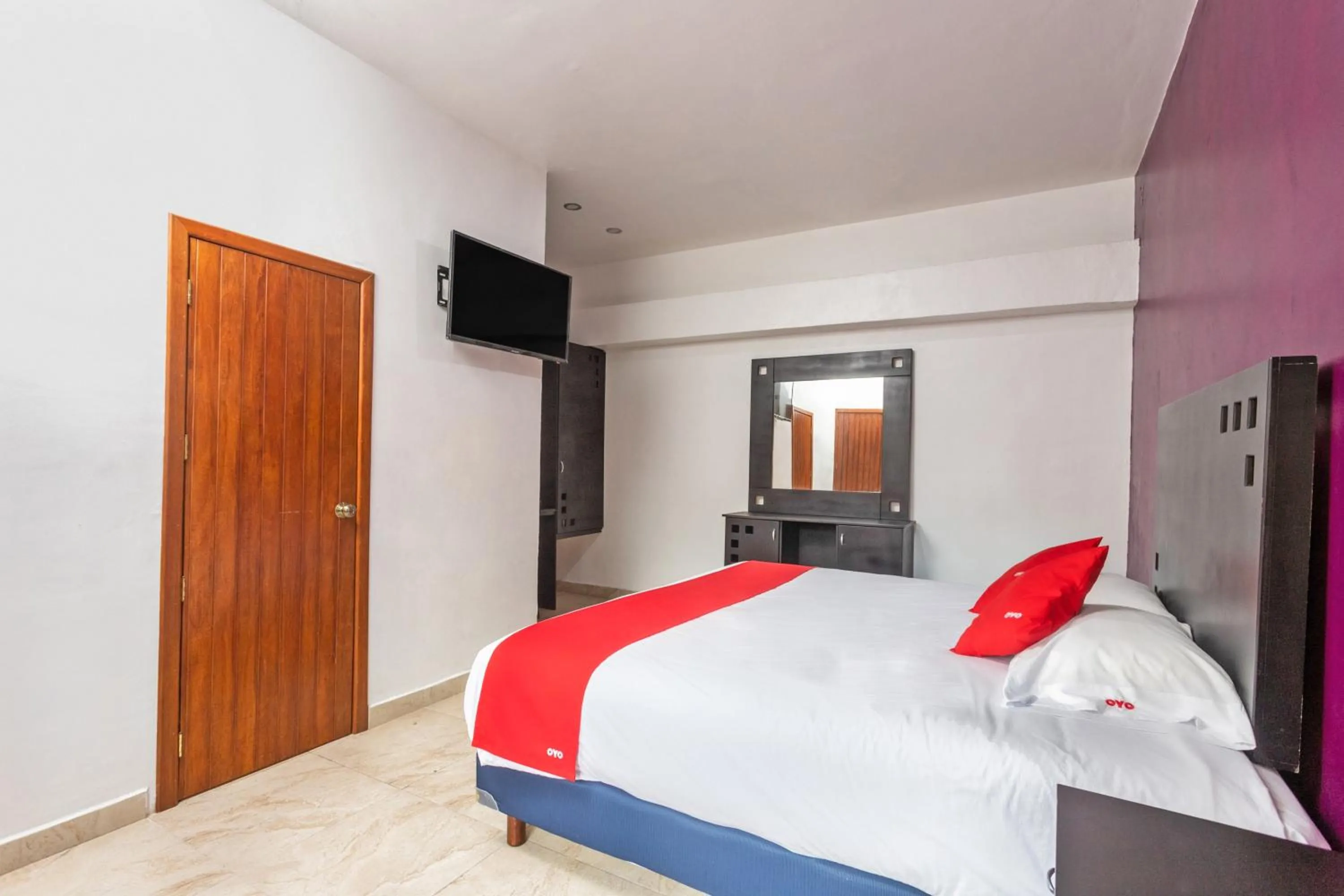 Bedroom, Bed in Capital O Hotel Emperadores Inn, Atlixco