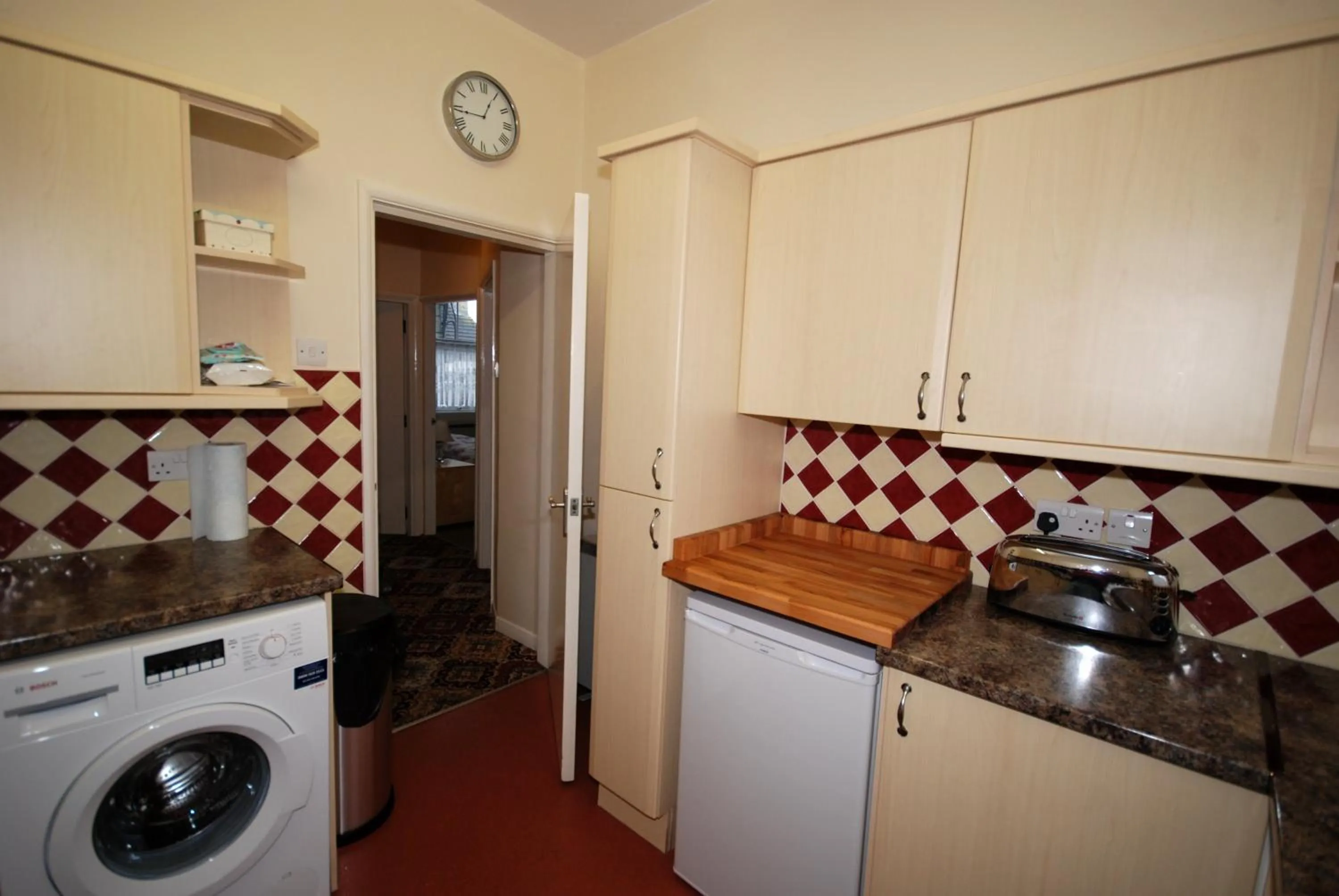 Dining area, Kitchen/Kitchenette in Saltburn Holidays 1 Park View Loftus