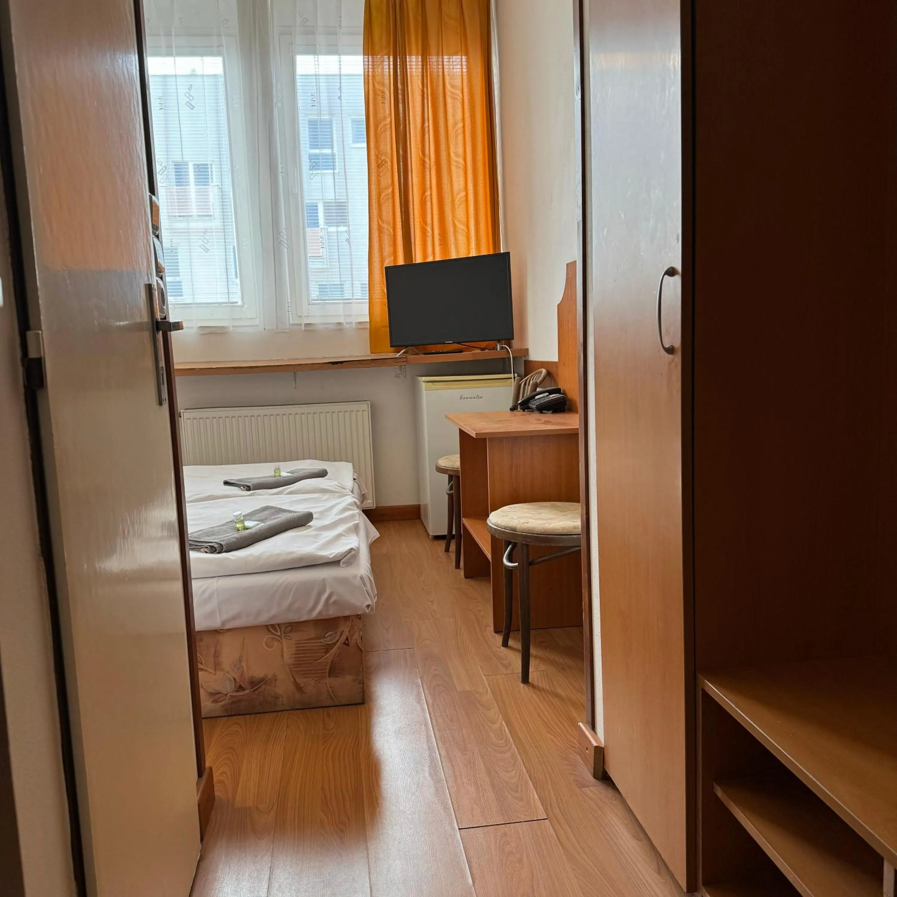 TV and multimedia, Bed in Hotel Avion