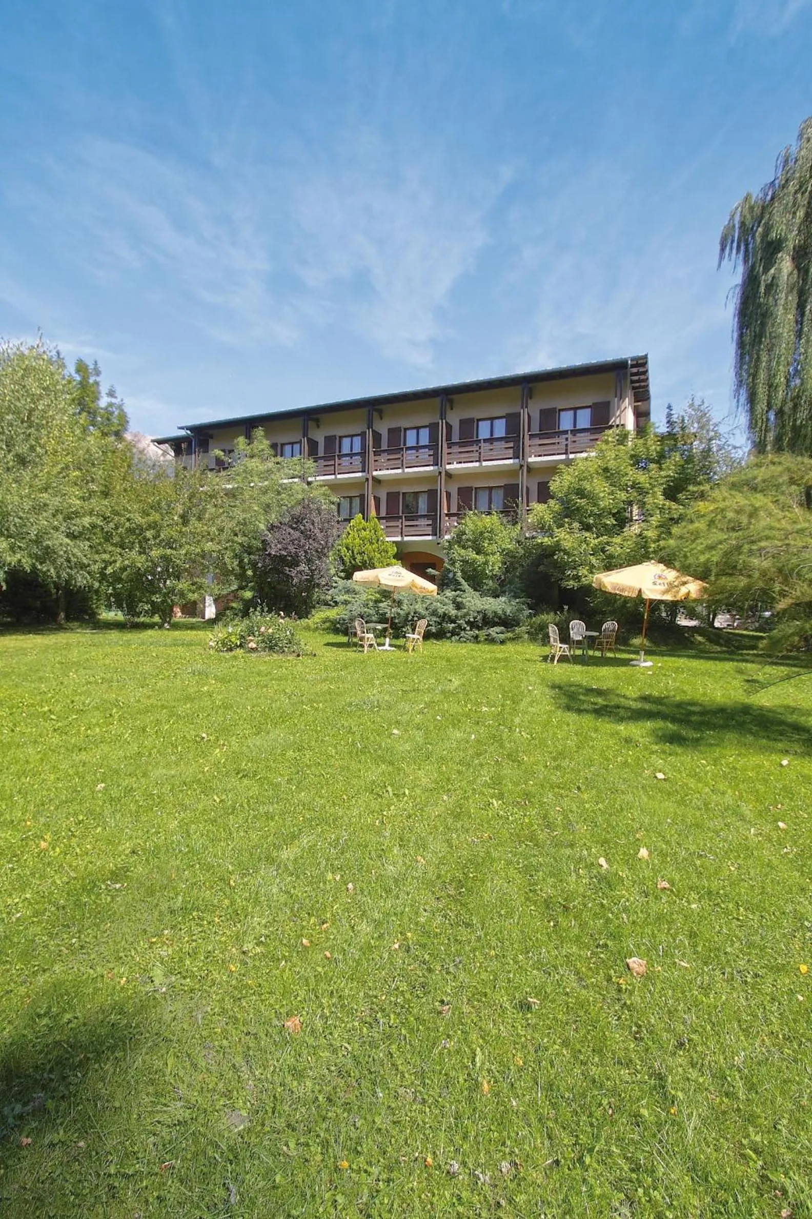 Property building in Hôtel Lacour