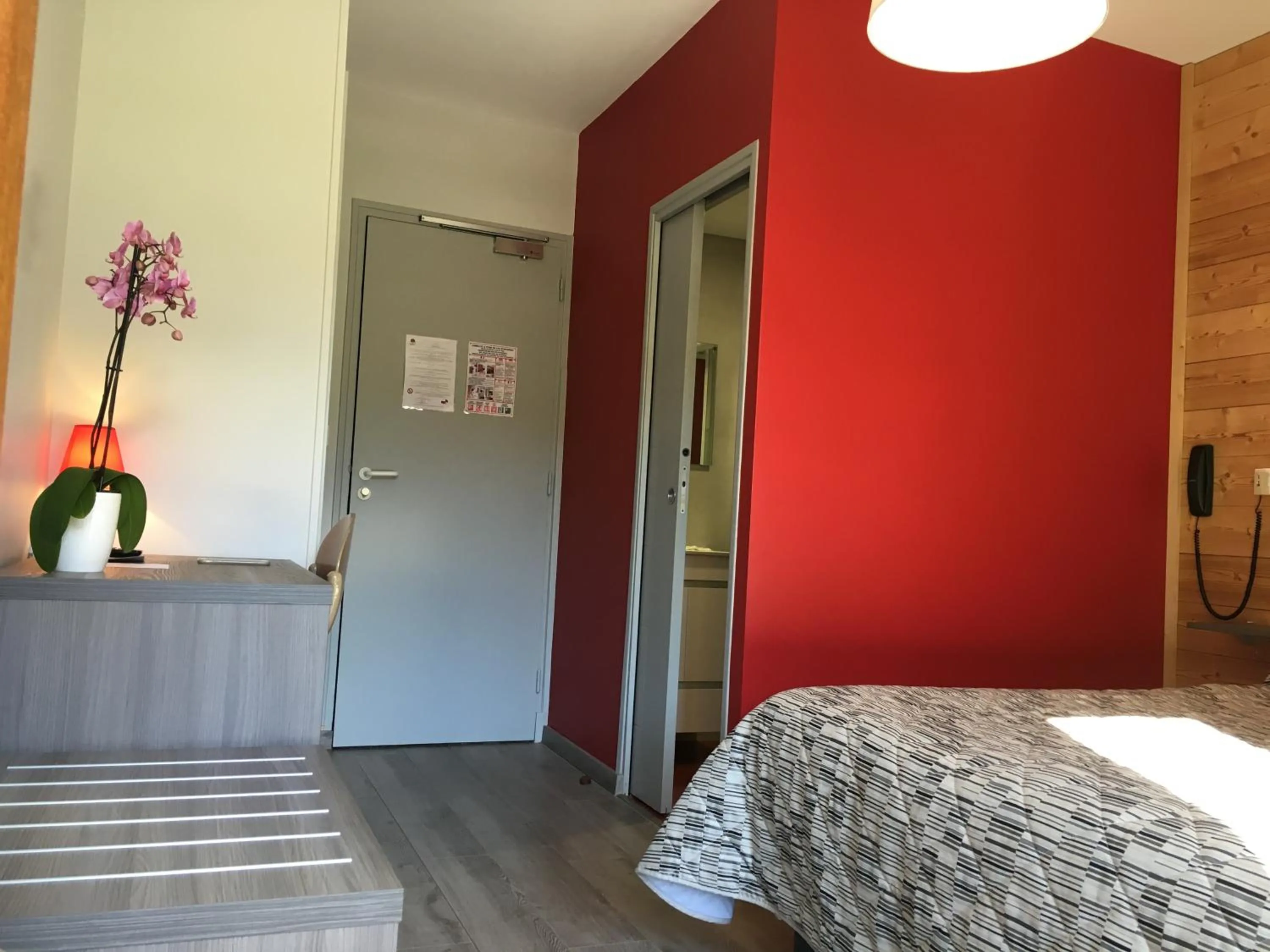 Bedroom, Bed in Hôtel Lacour