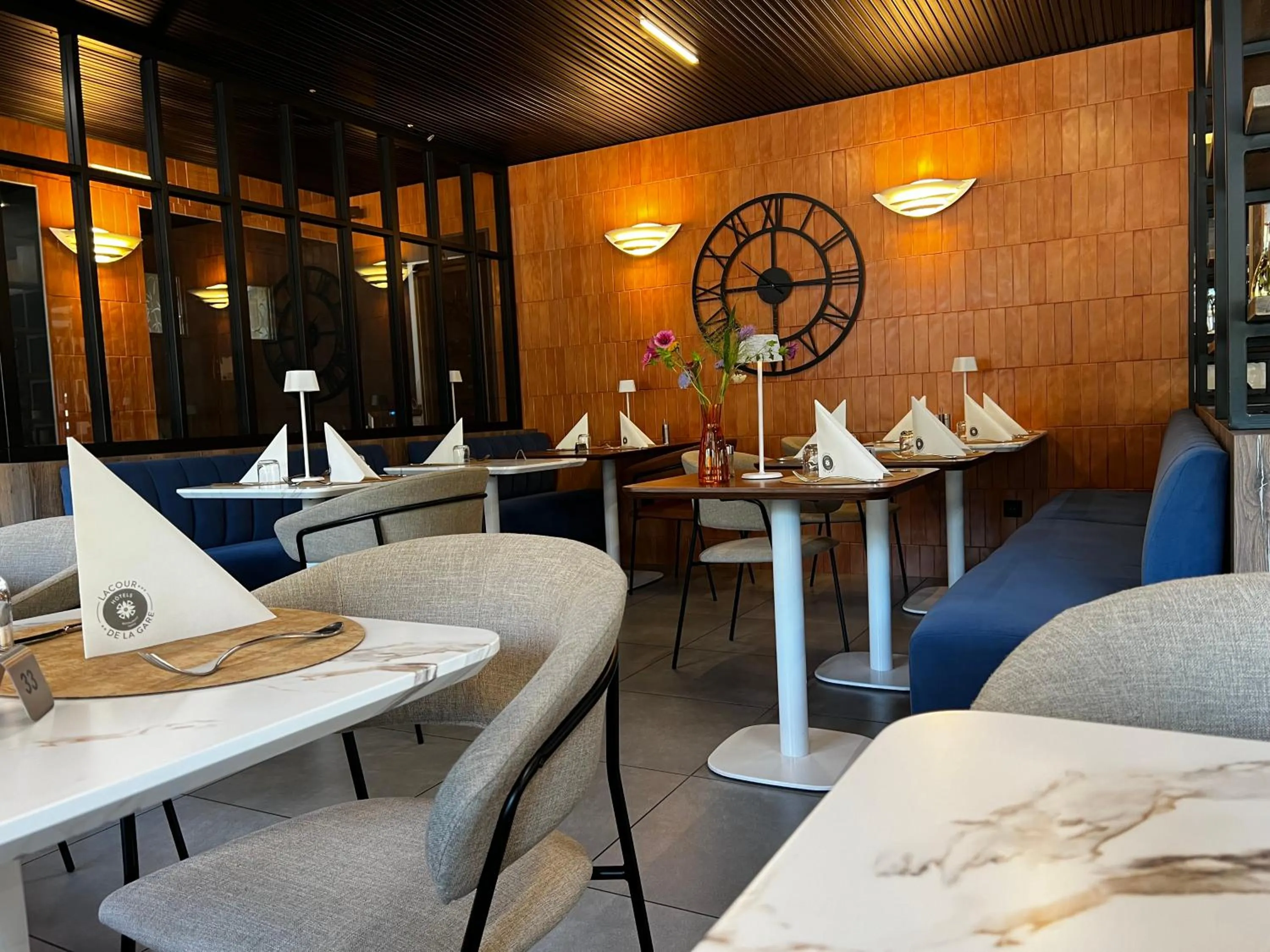 Restaurant/places to eat in Hôtel Lacour