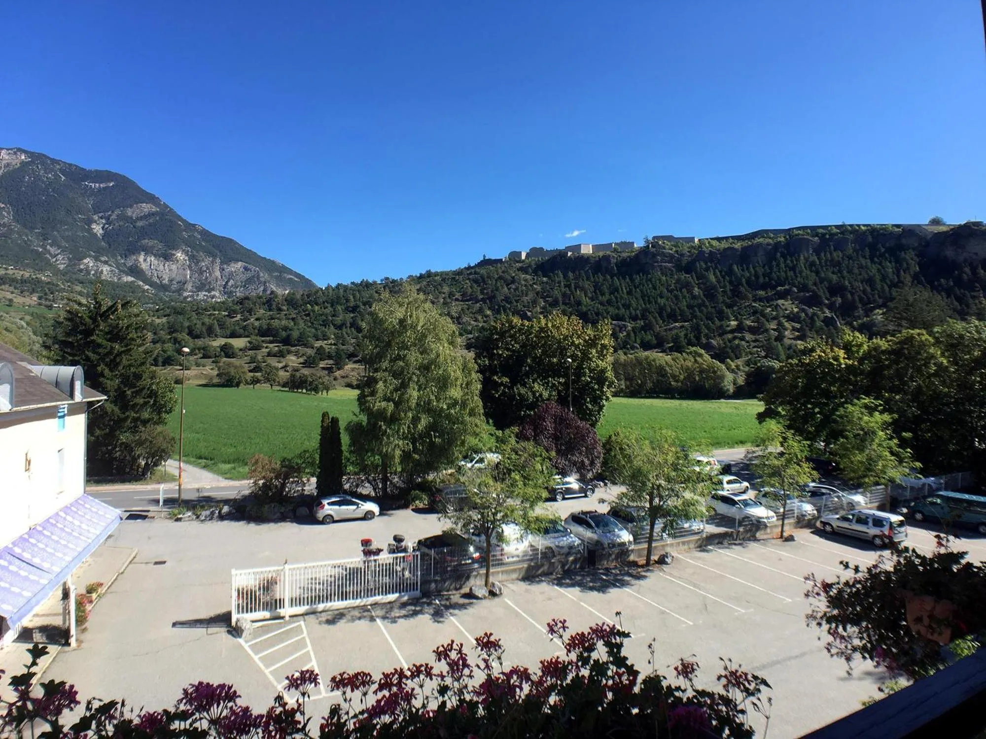Mountain view in Hôtel Lacour