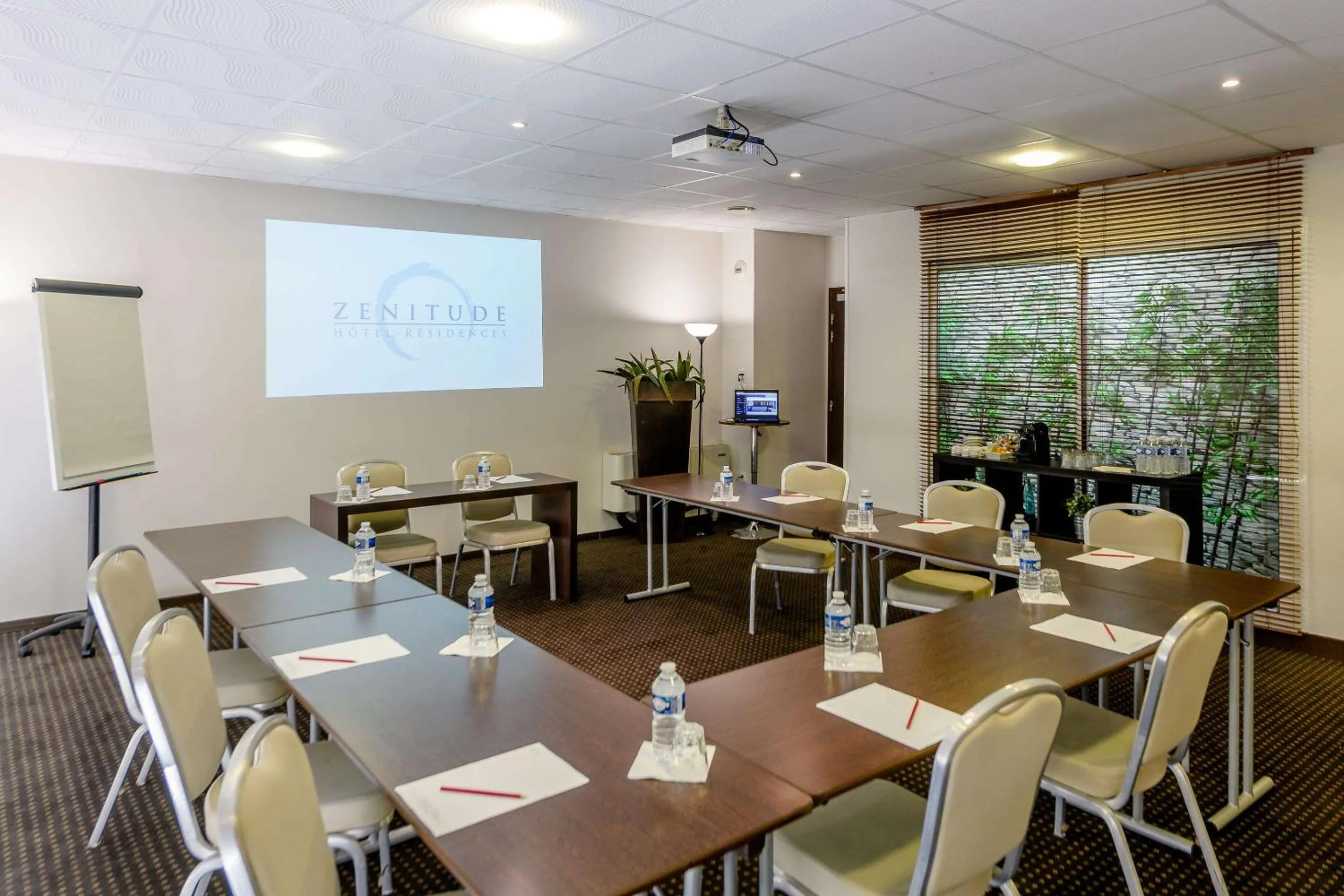 Meeting/conference room in Comfort Aparthotel Bordeaux Begles Arena