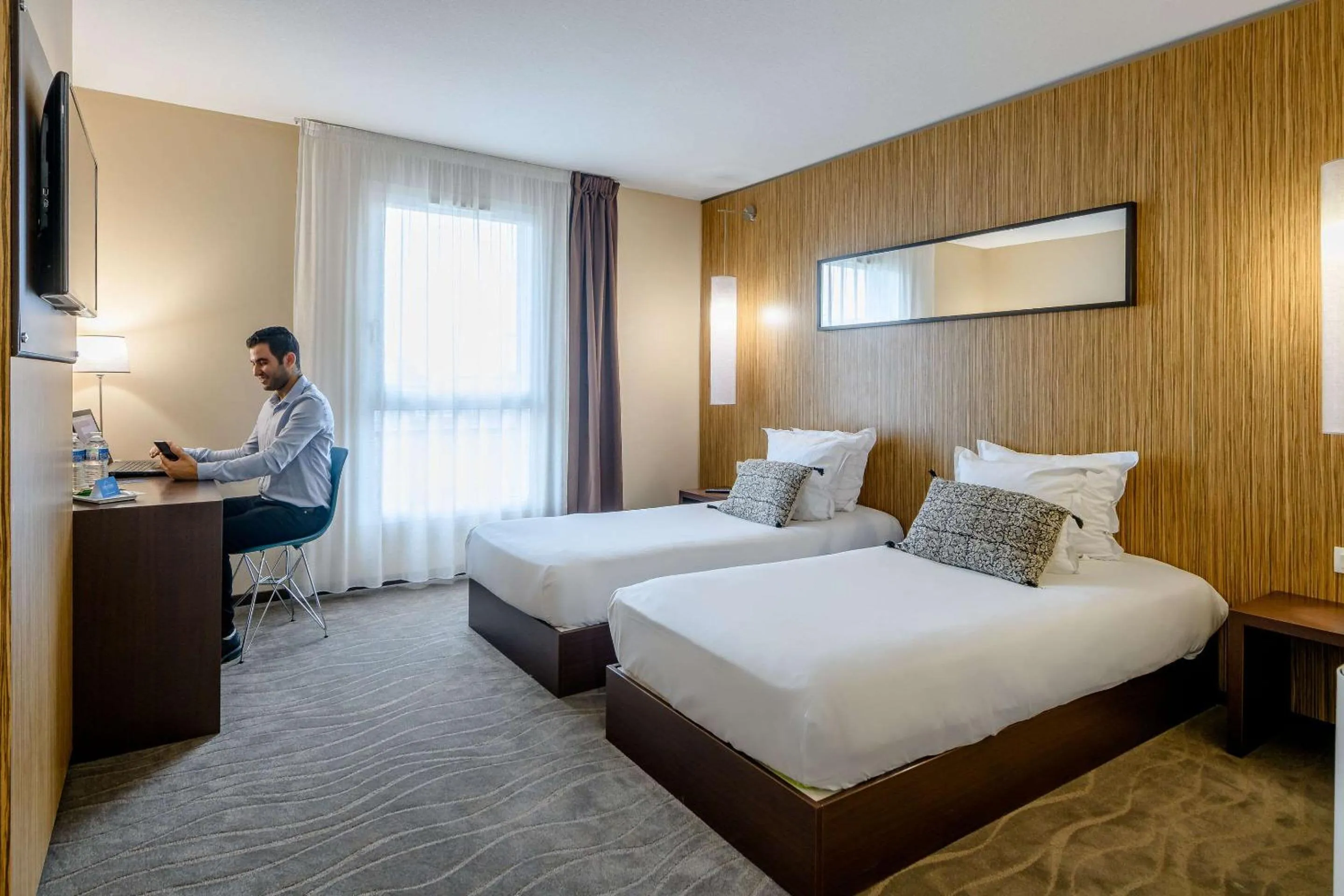 Bedroom, Bed in Comfort Aparthotel Bordeaux Begles Arena