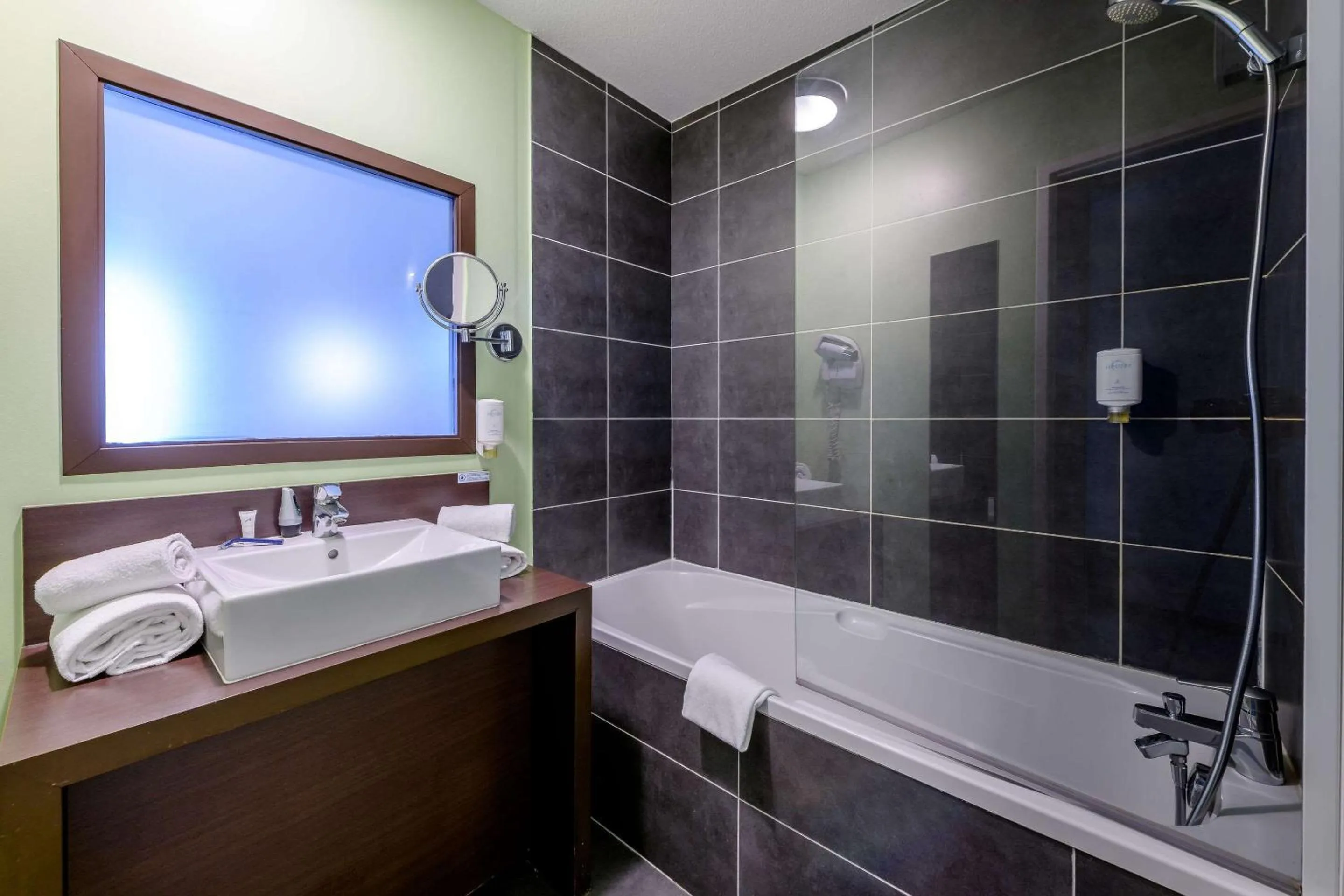 Bedroom in Comfort Aparthotel Bordeaux Begles Arena