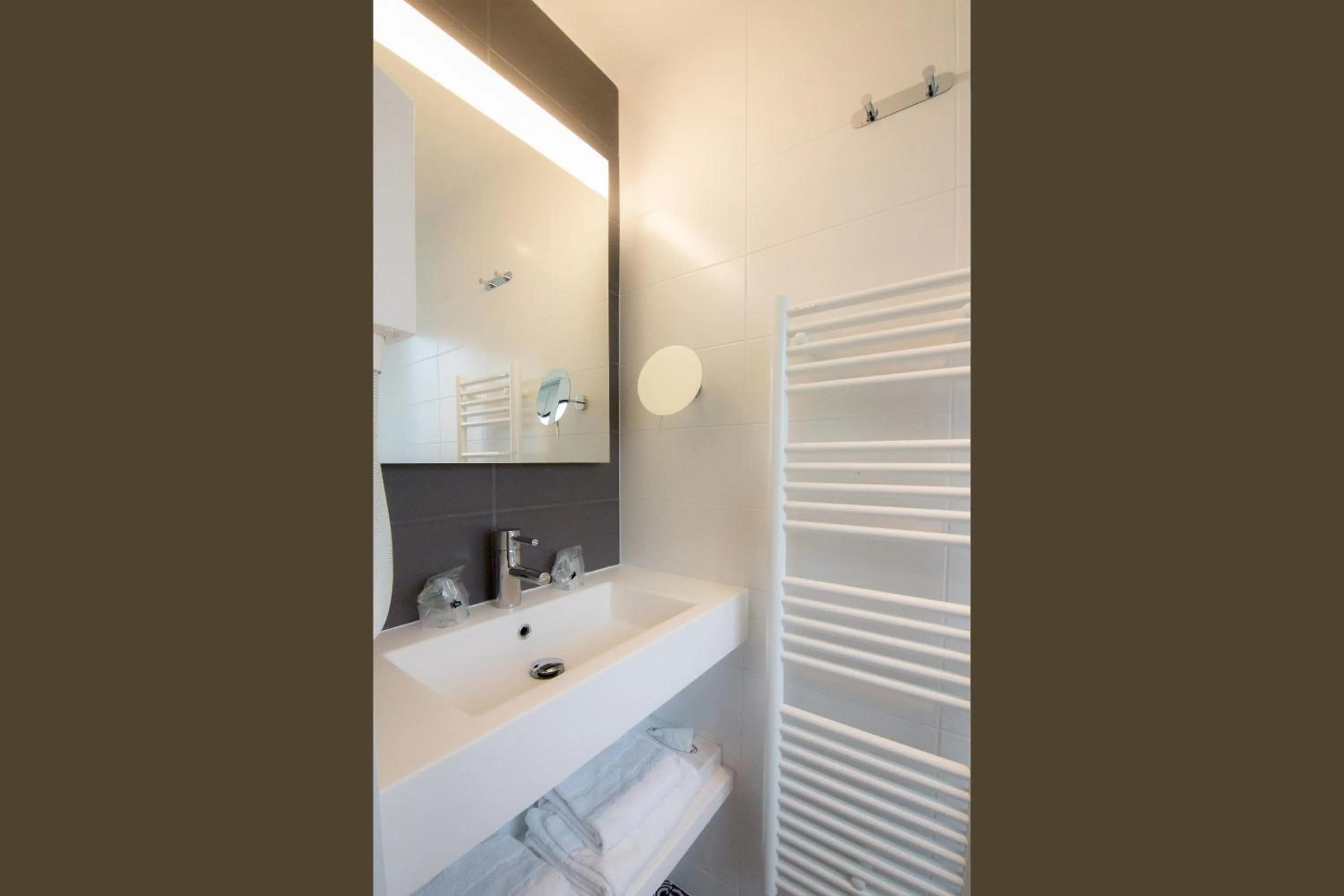 Bathroom in La Regence