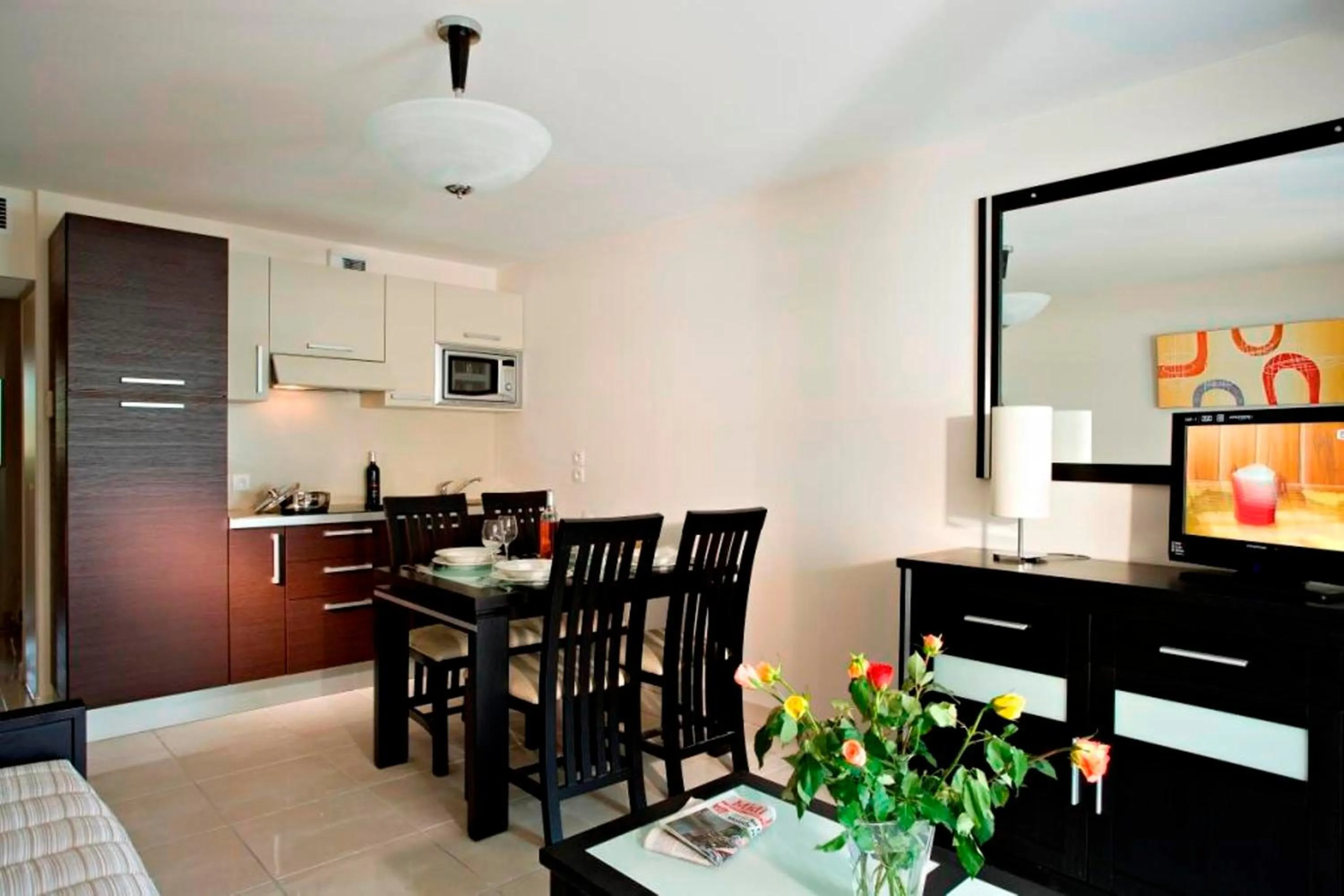 Dining area in Vacancéole - Résidence Carré Marine