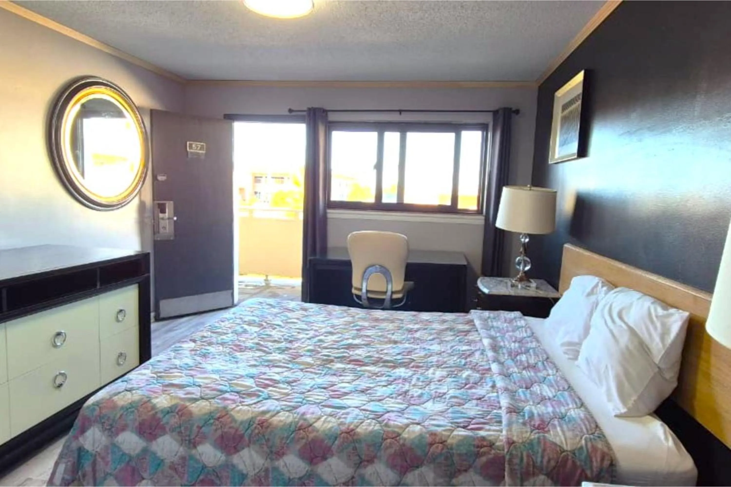 Bedroom, Bed in Motel Edgebrook Chicago North Shore By Oyo