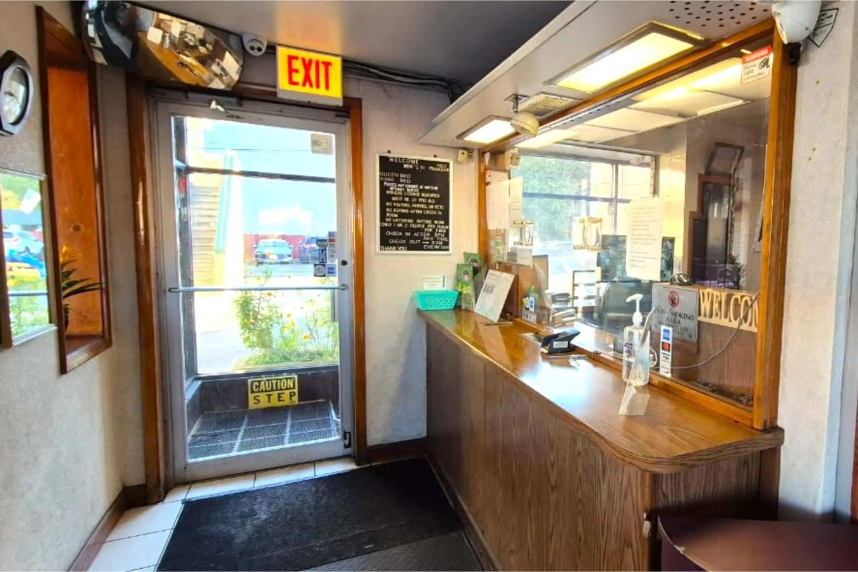 Lobby or reception in Motel Edgebrook Chicago North Shore By Oyo