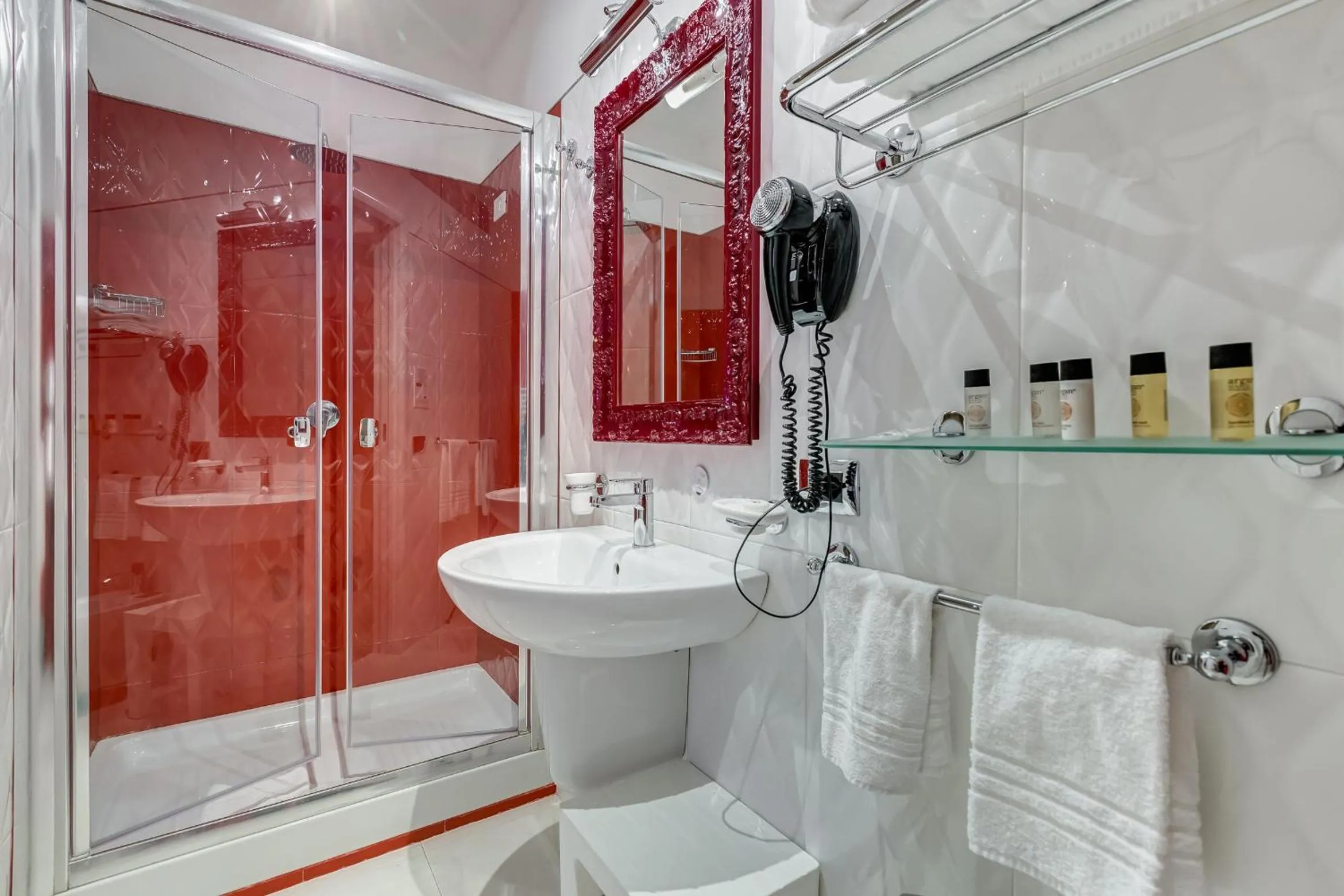 Shower in Navona Queen Rooftop