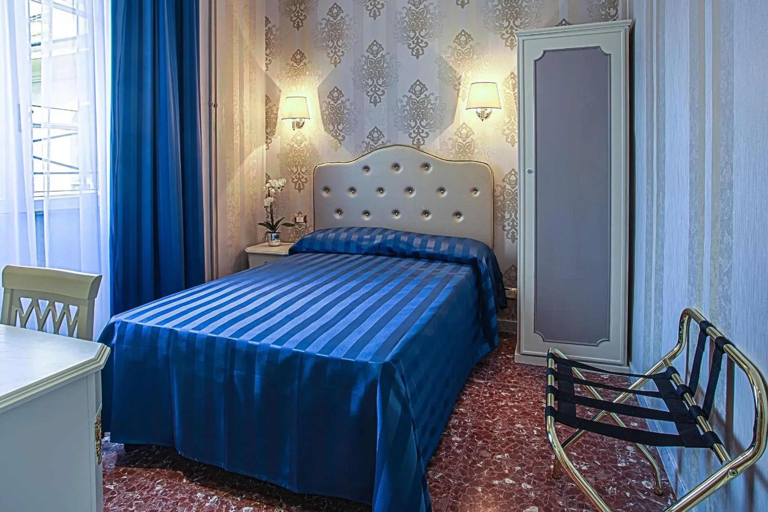 Single Room in Navona Queen Rooftop Single Room in Navona Queen Rooftop