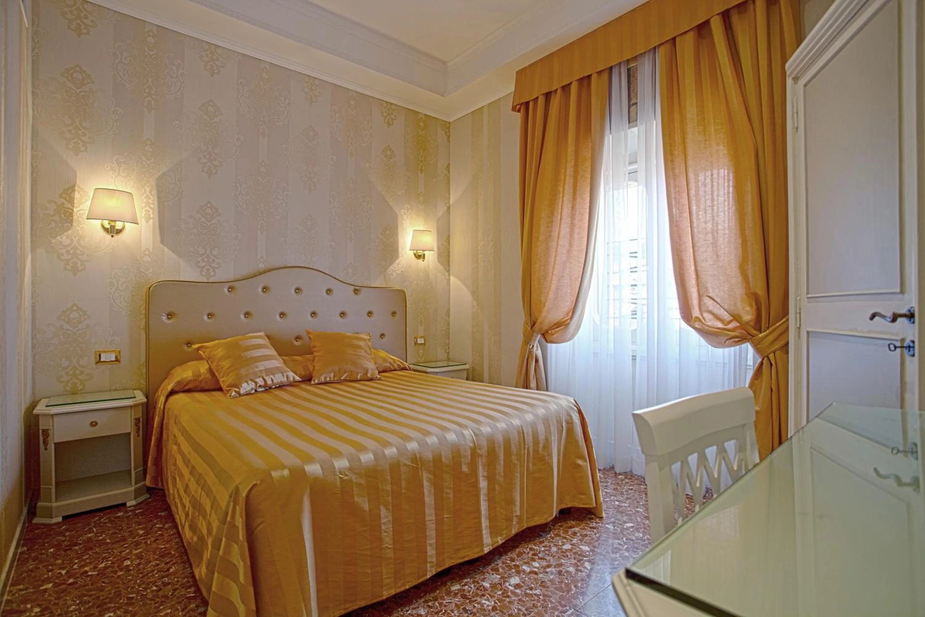 Decorative detail, Bed in Navona Queen Rooftop