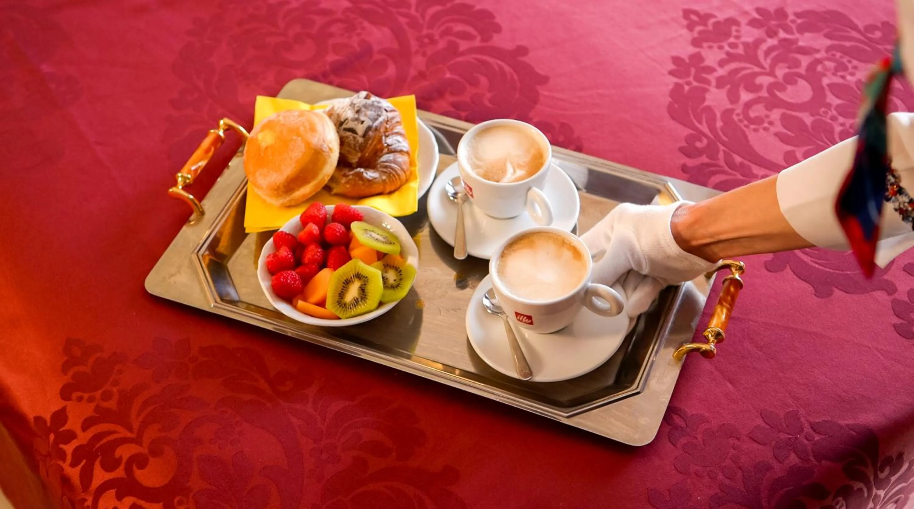 Breakfast in Navona Queen Rooftop