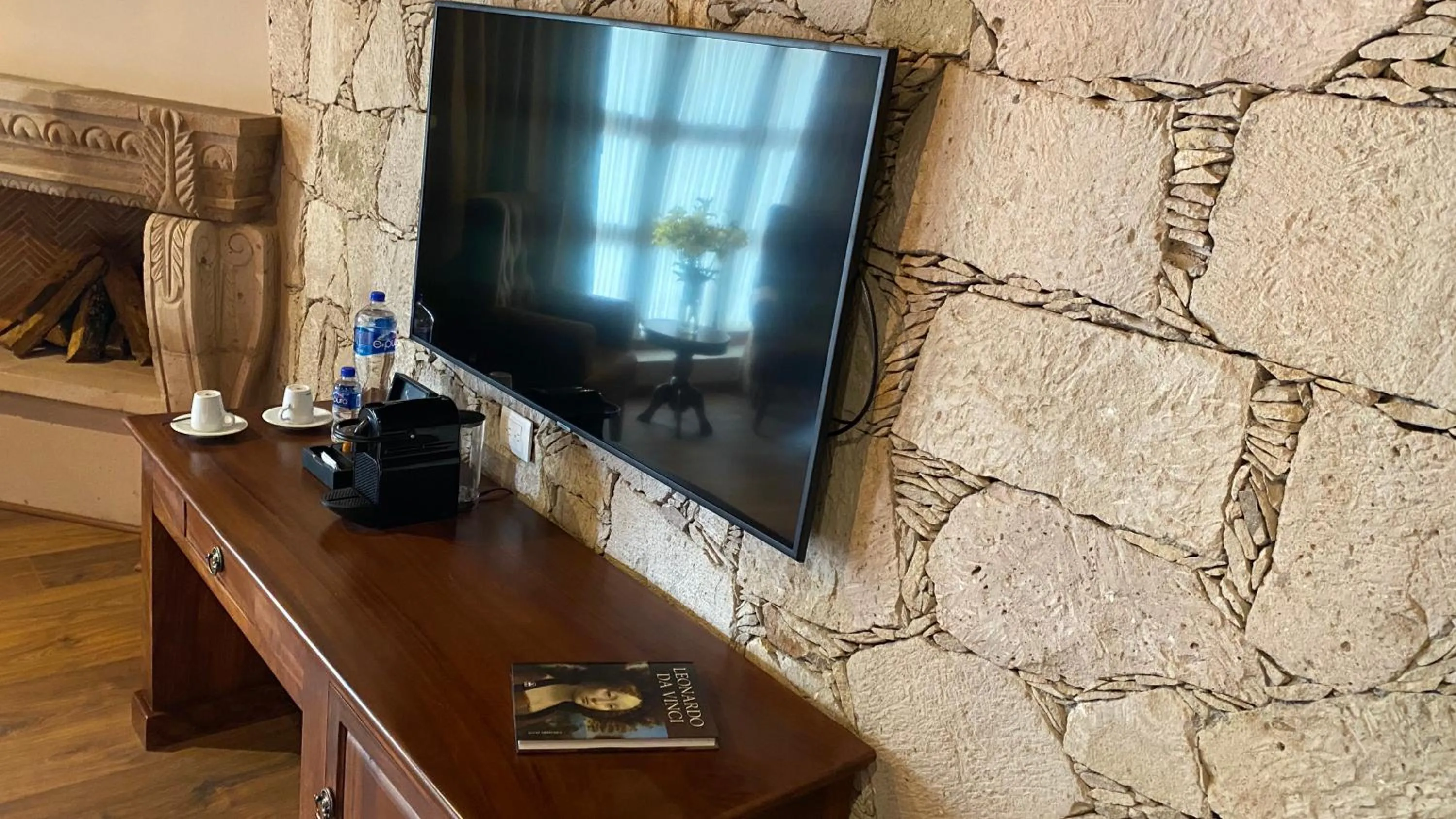 TV and multimedia in Hotel Morelia Boutique Villa Italia