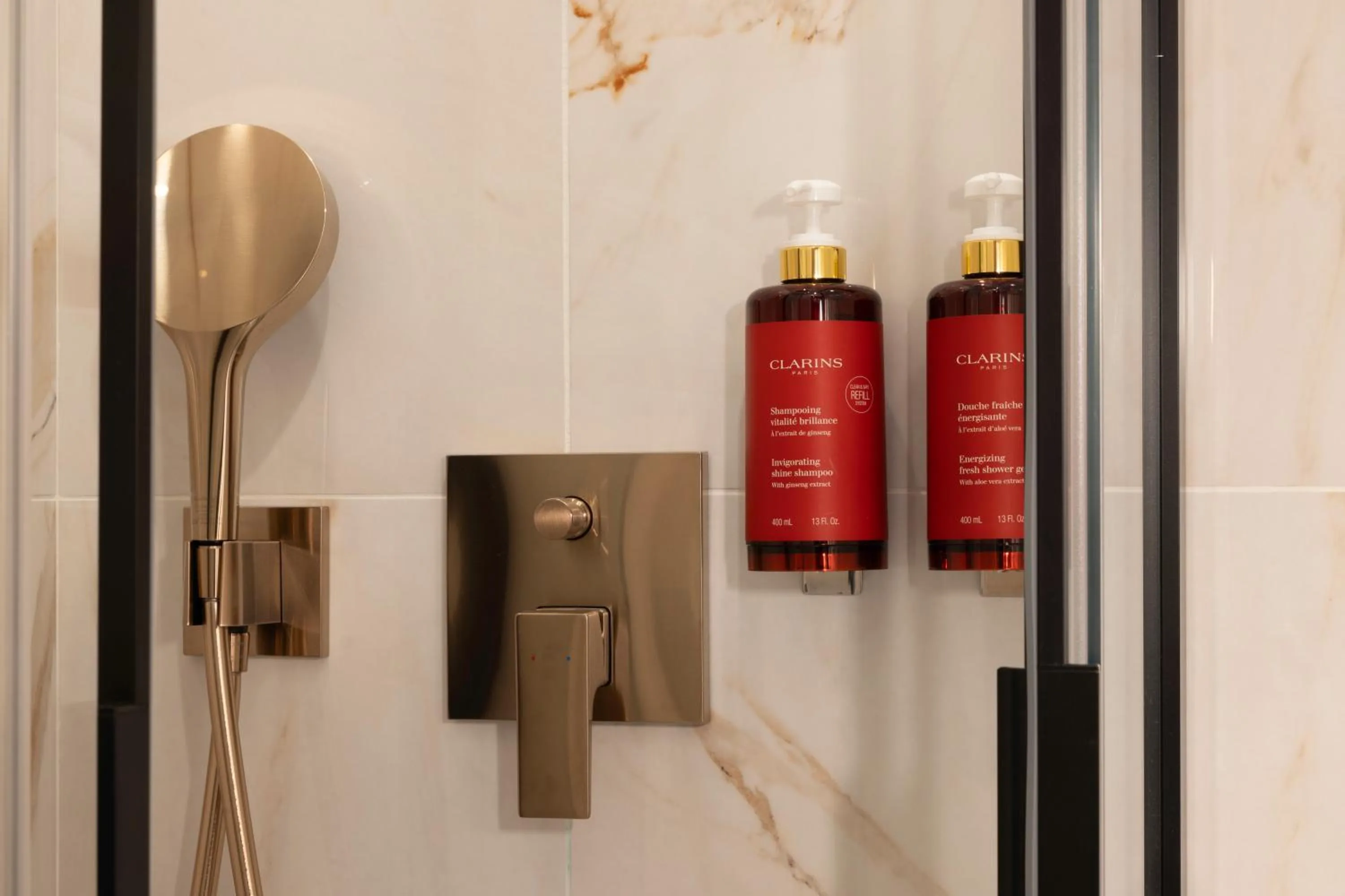 Bathroom in Hôtel Des Marronniers