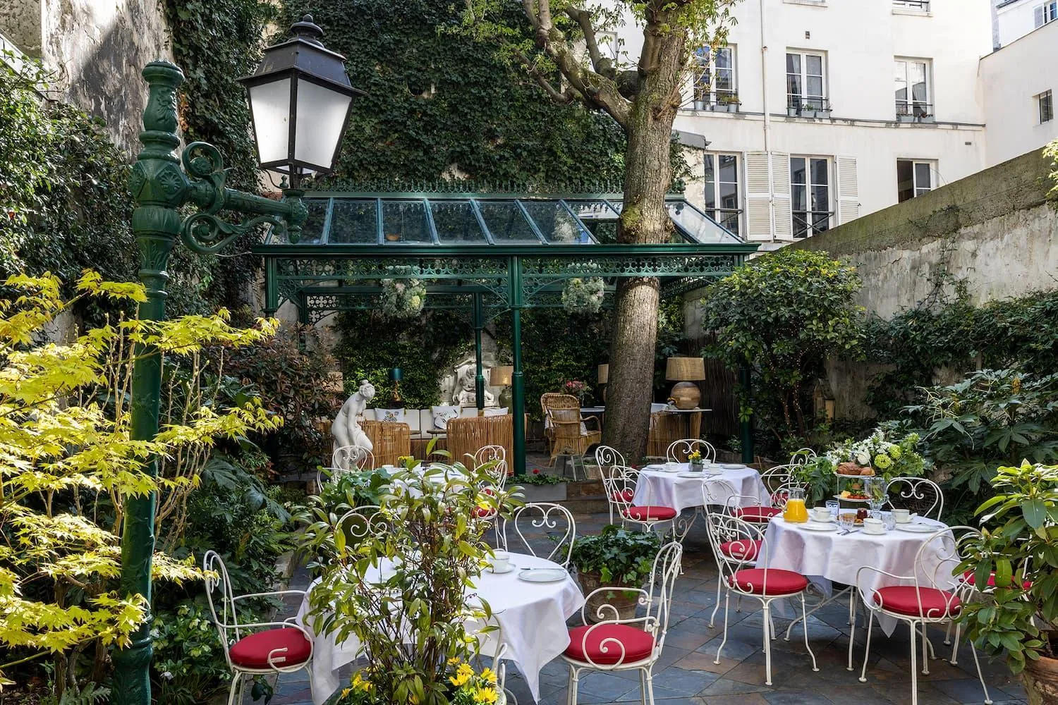 Garden in Hôtel Des Marronniers