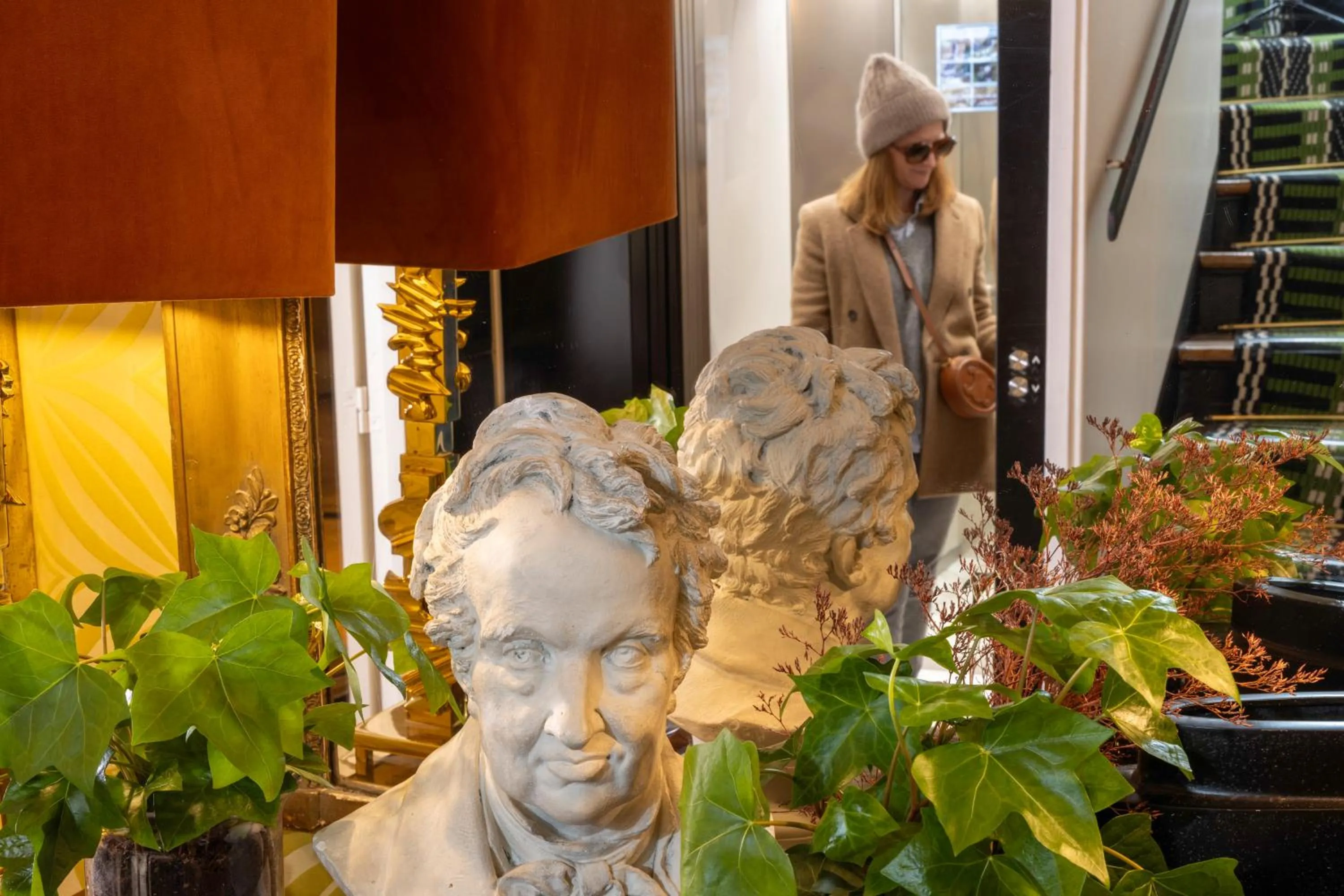 elevator in Hôtel Des Marronniers