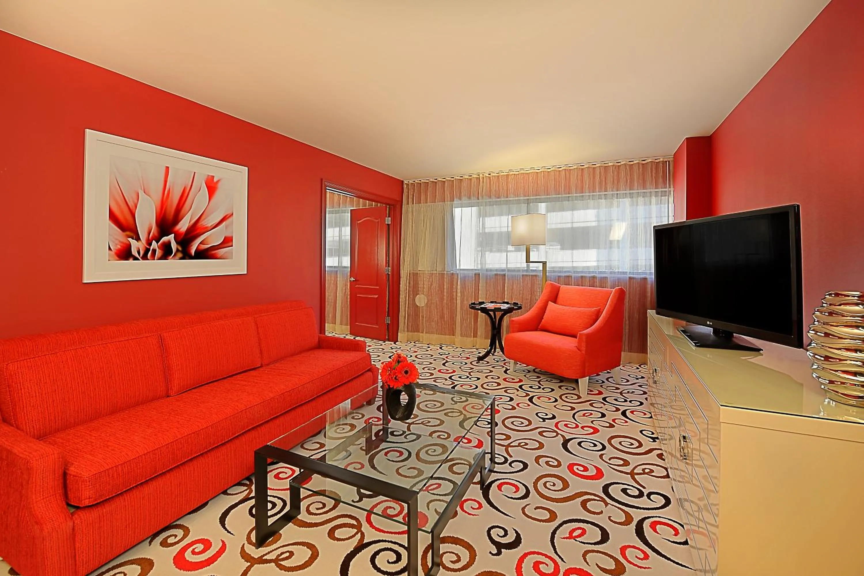 Communal lounge/ TV room in Downtown Grand Hotel & Casino