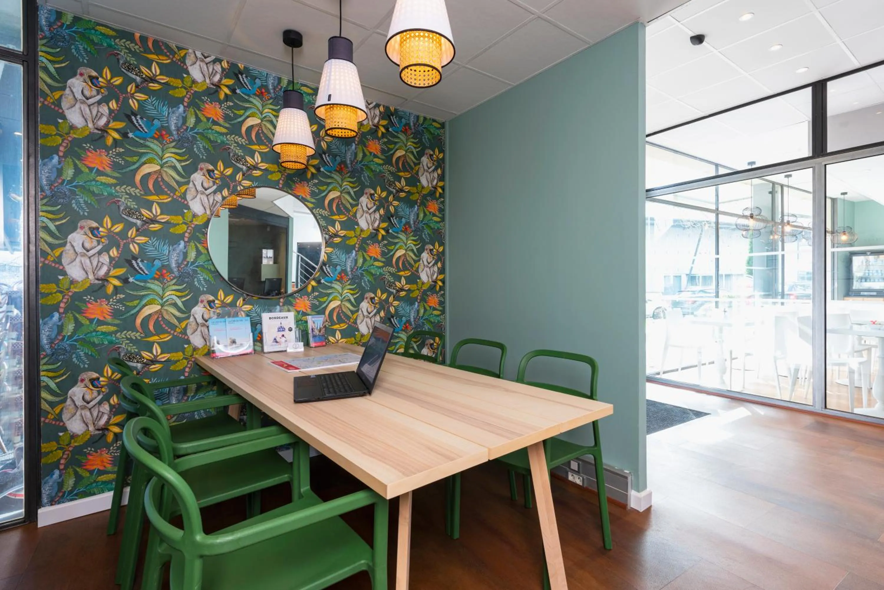 Lobby or reception in Ténéo Apparthotel Talence - Centre