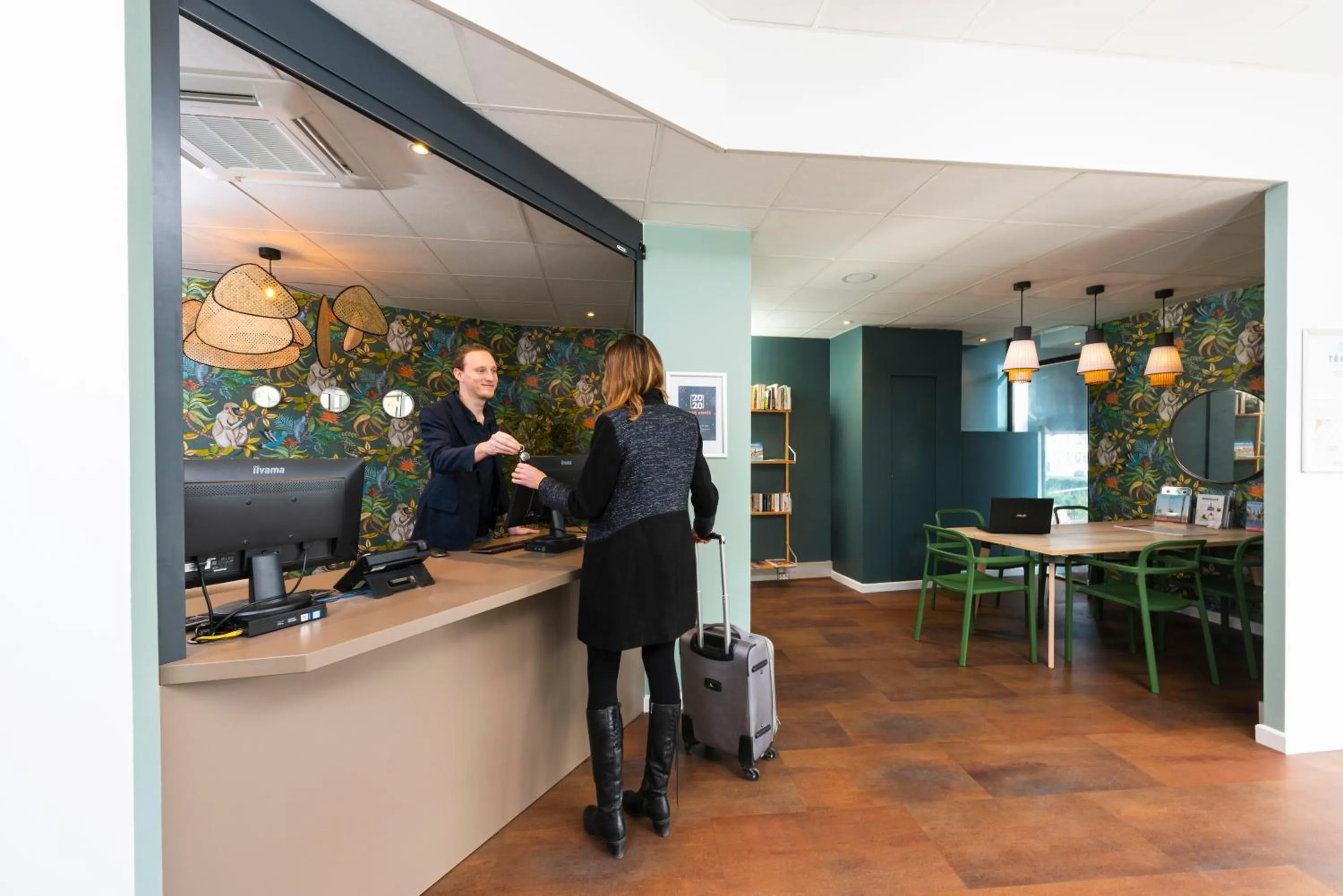 People in Ténéo Apparthotel Talence - Centre