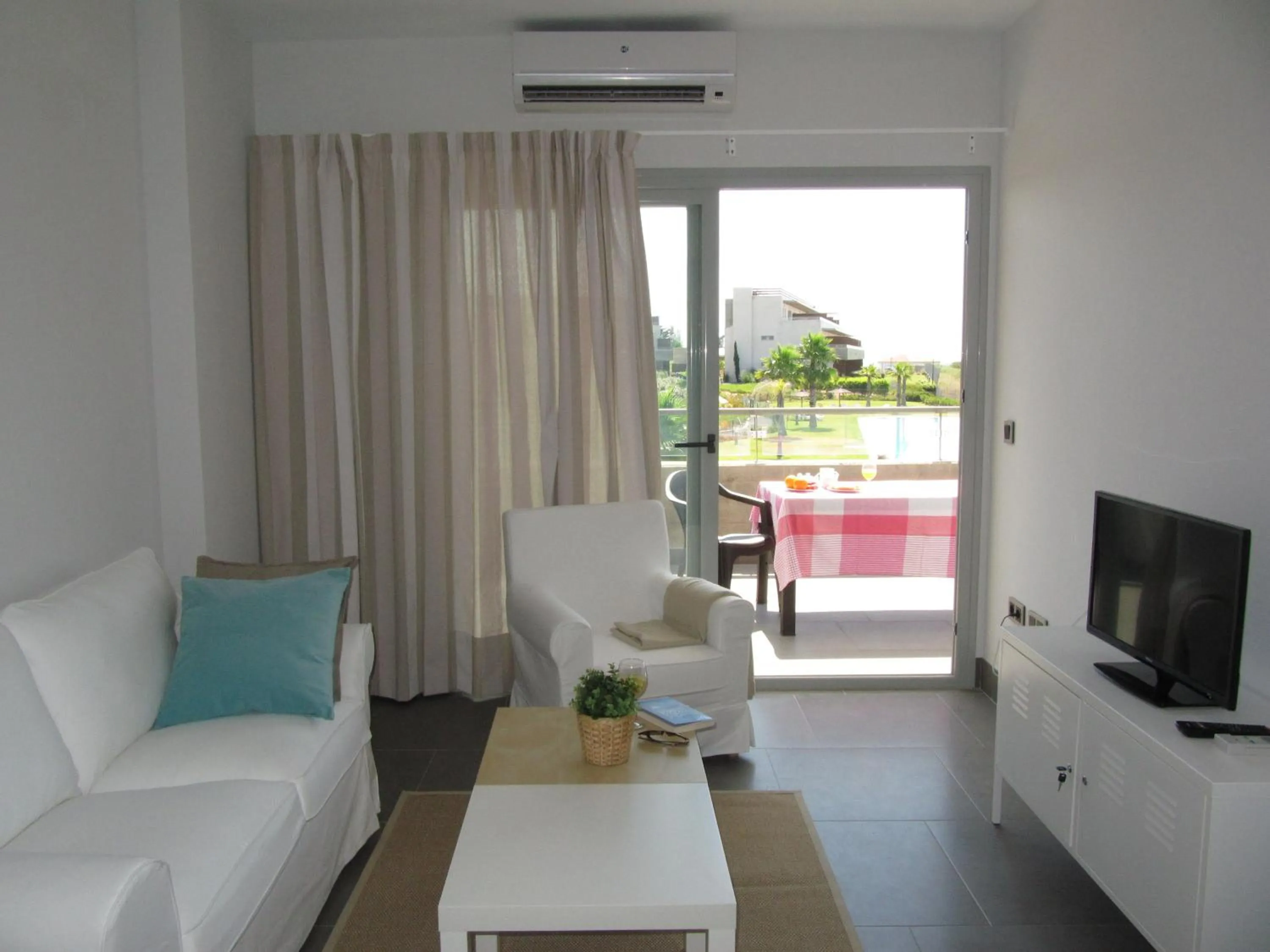 Seating area in Life Apartments El Rompido