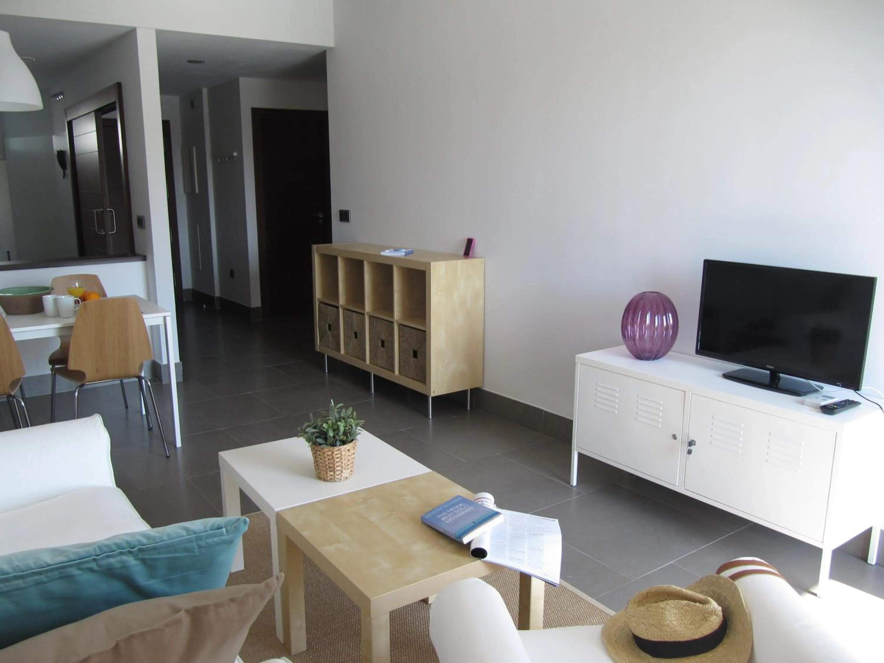 Seating area, Bed in Life Apartments El Rompido