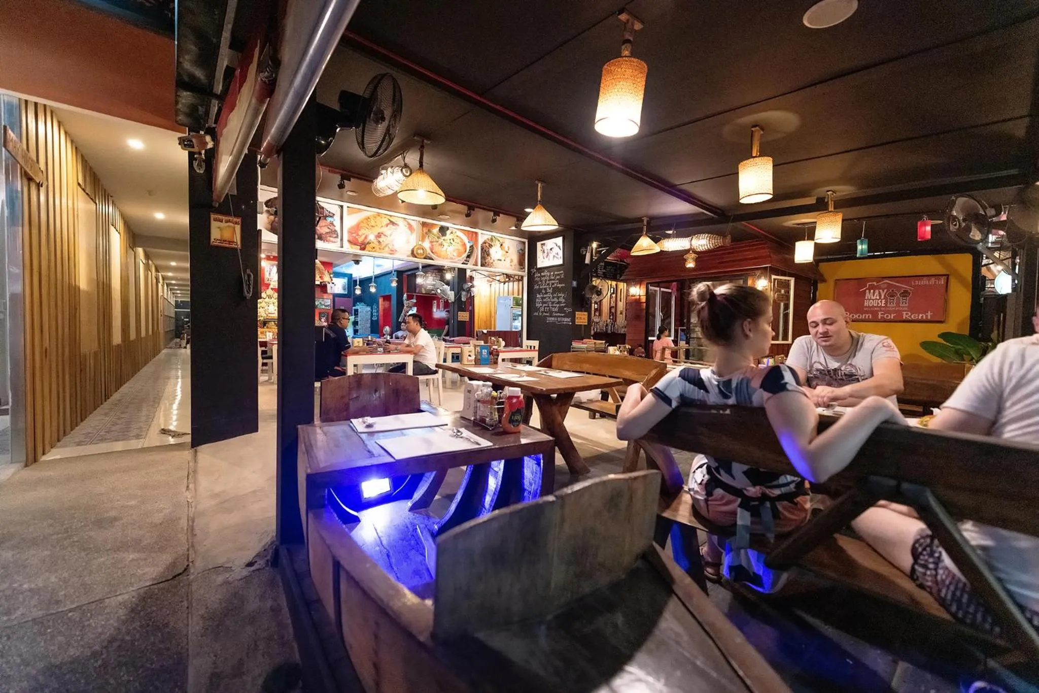 Restaurant/places to eat in May House Karon Beach