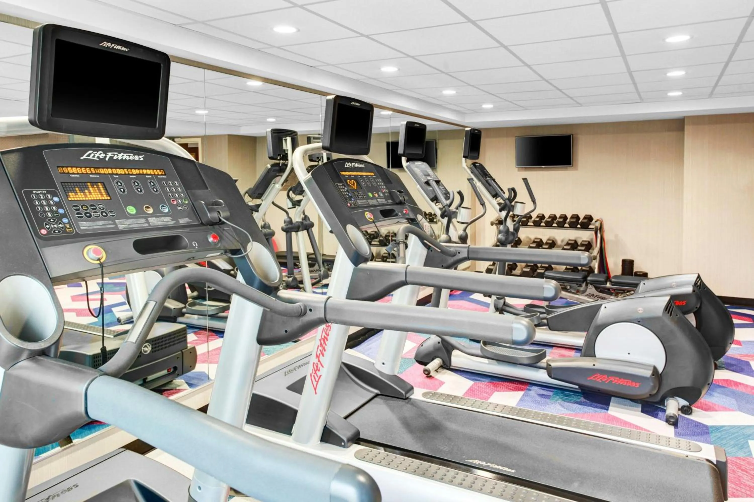 Fitness centre/facilities in Fairfield Inn & Suites by Marriott Cape Cod Hyannis