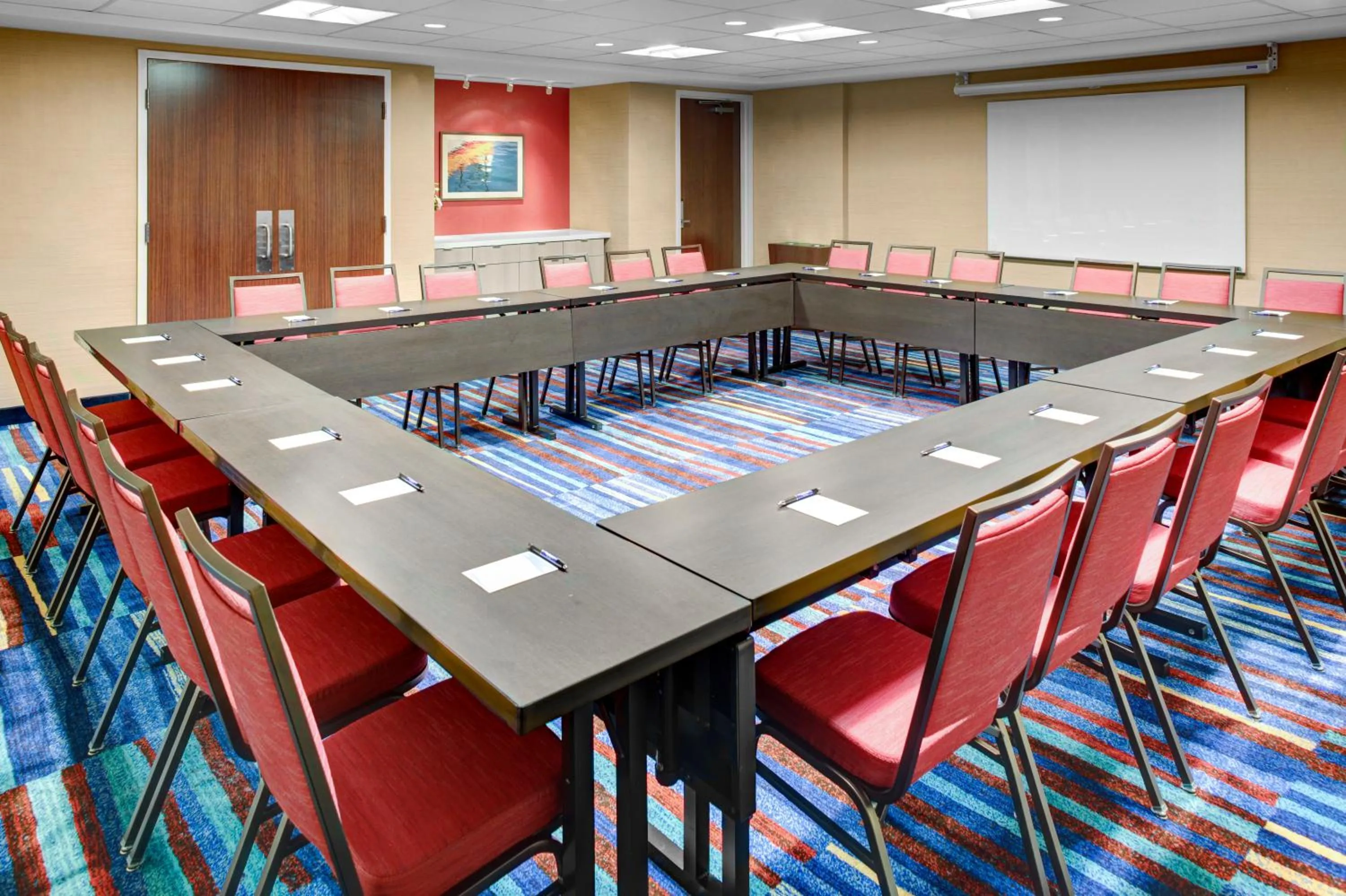 Meeting/conference room in Fairfield Inn & Suites by Marriott Cape Cod Hyannis