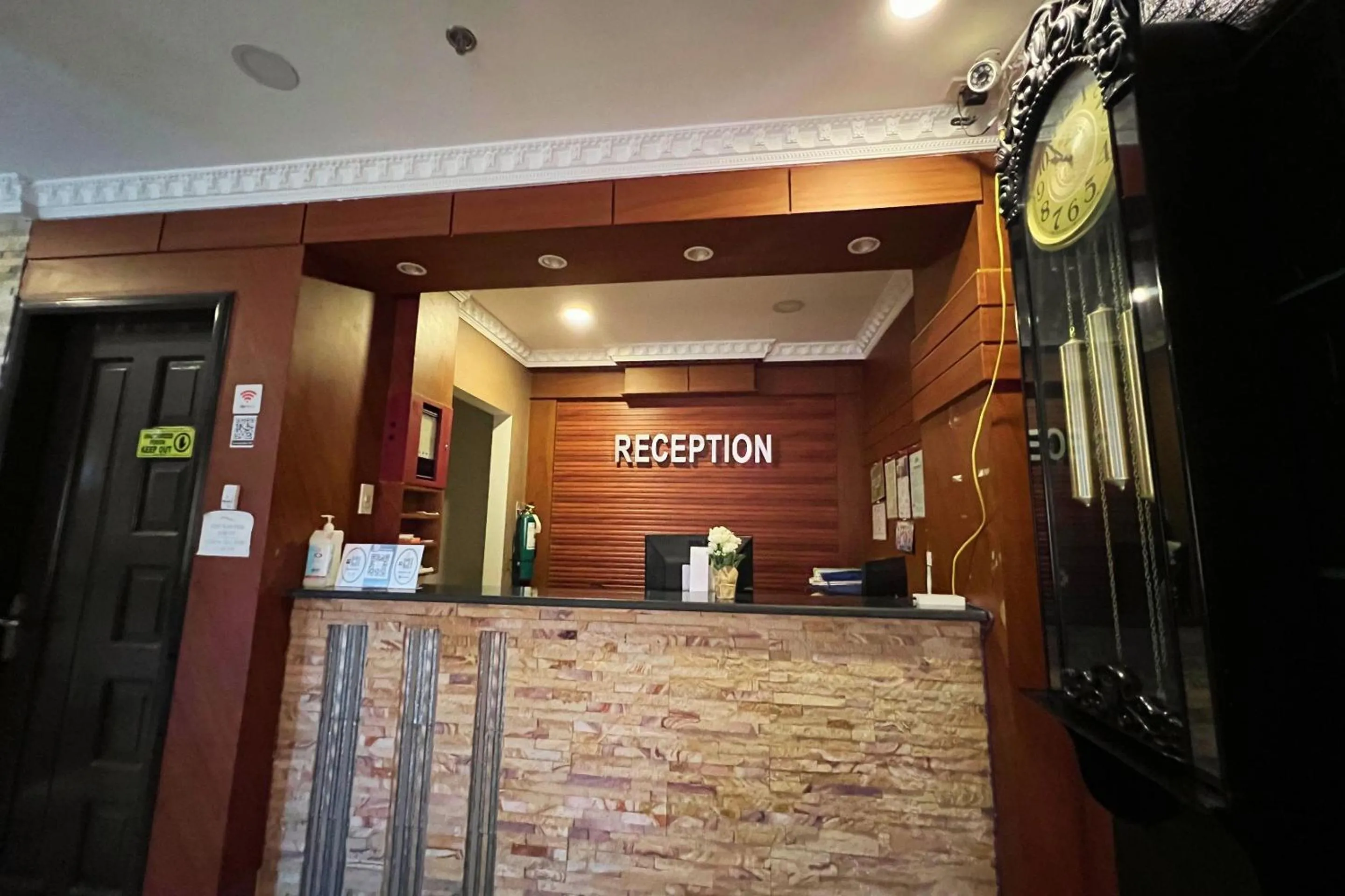 Lobby or reception in Venezia Suites Hotel Iloilo